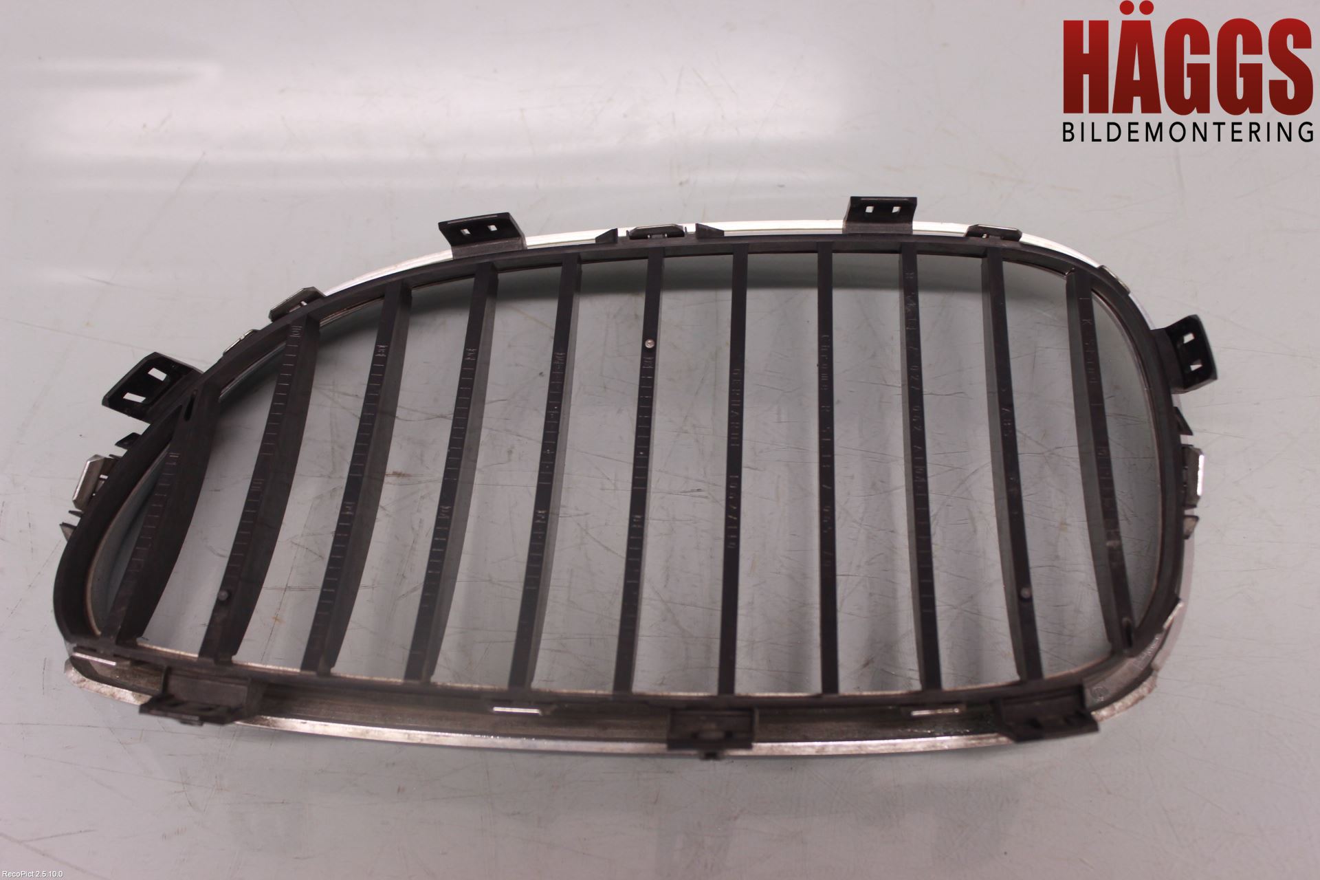 BMW 5 E60/61 Sed/Tou 02-10 Grilldel Höger
