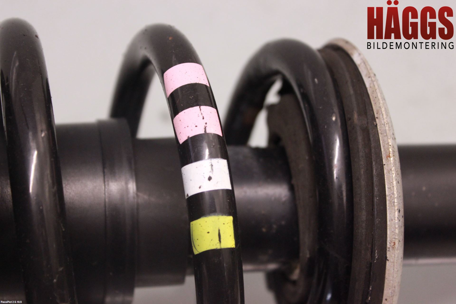 Audi A4/S4 01-05 Fjäderben Fram Vänster