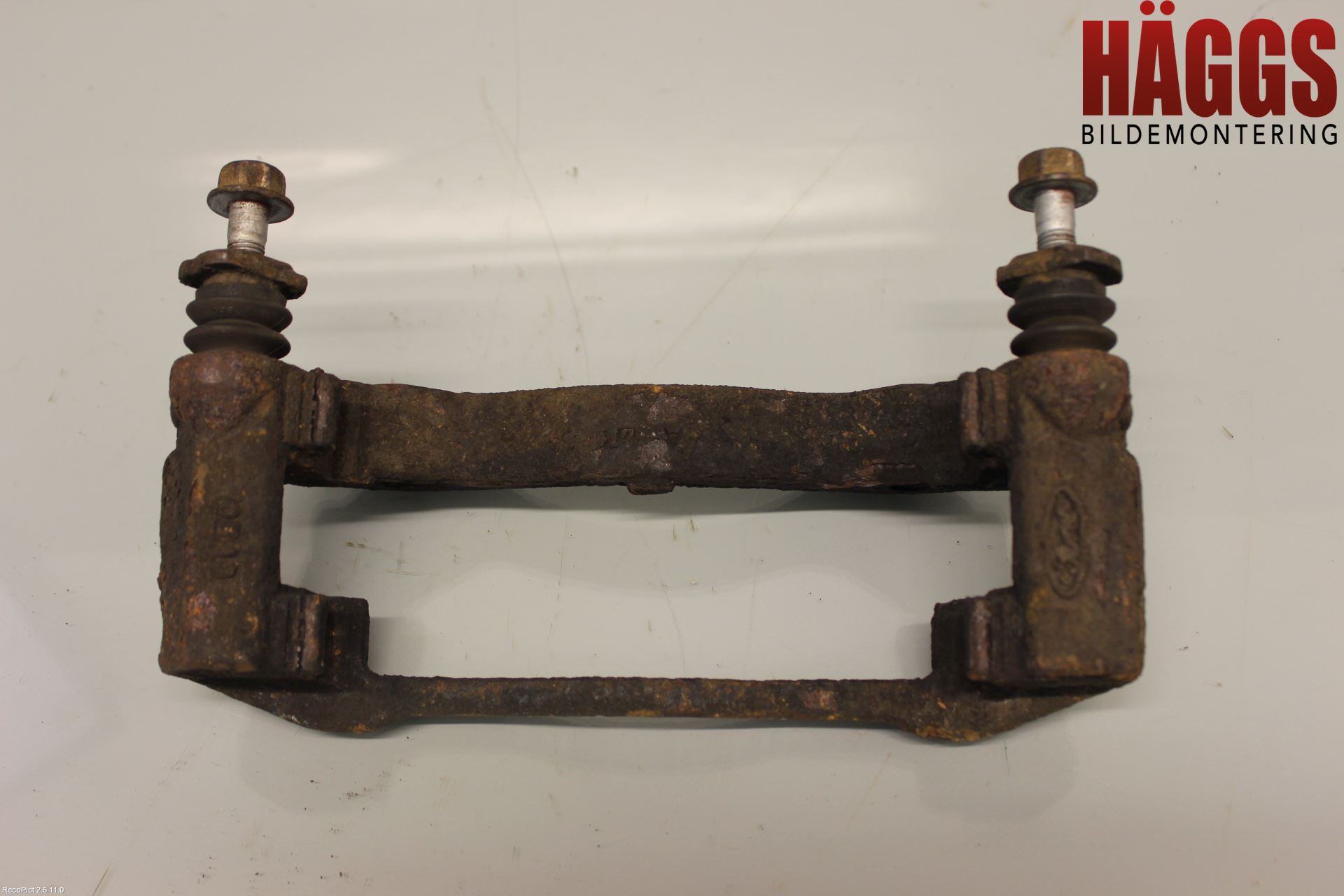 Ford TRANSIT    06-13 Bromsokshållare