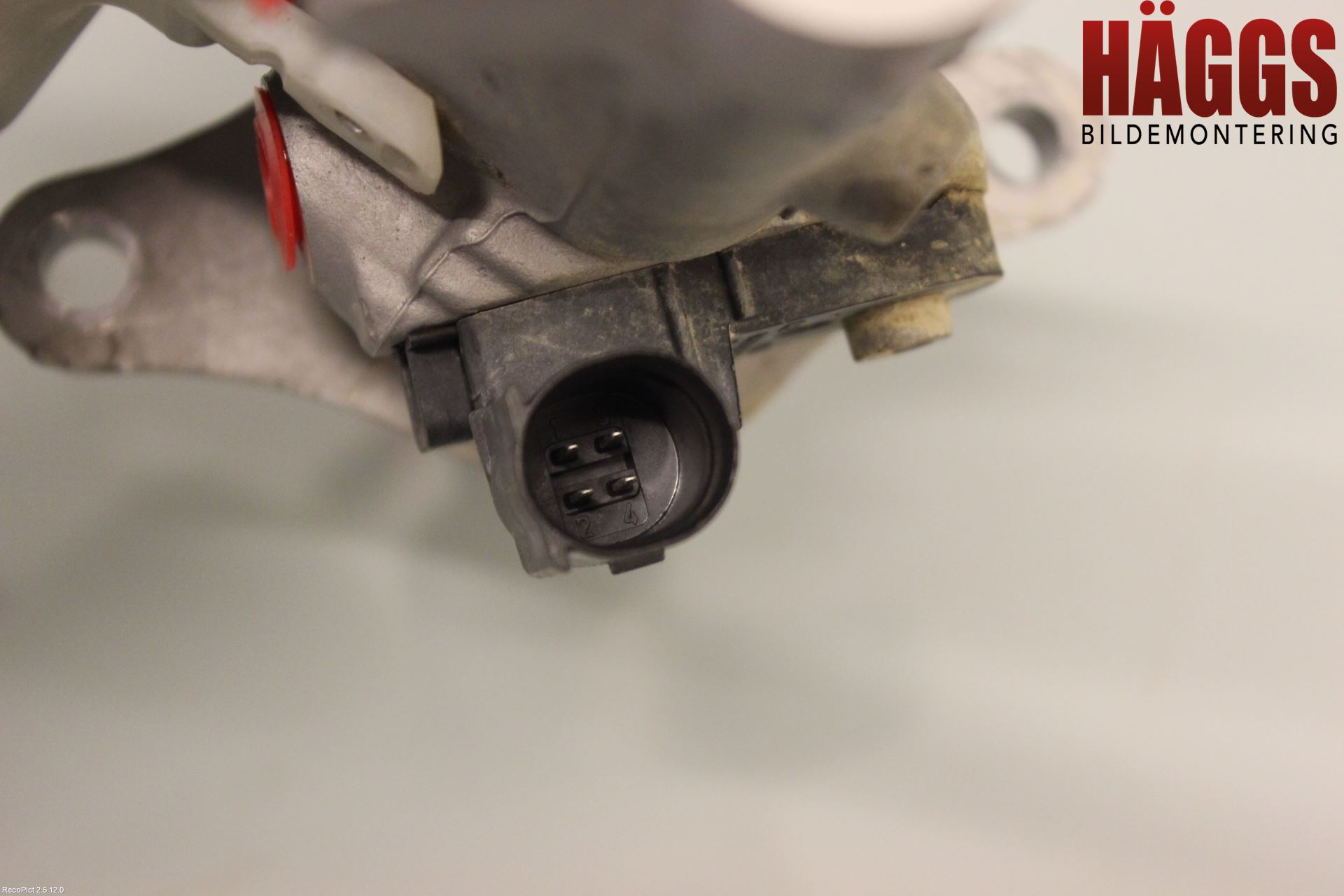 Volkswagen VW CADDY      04-10 Broms Huvudcylinder