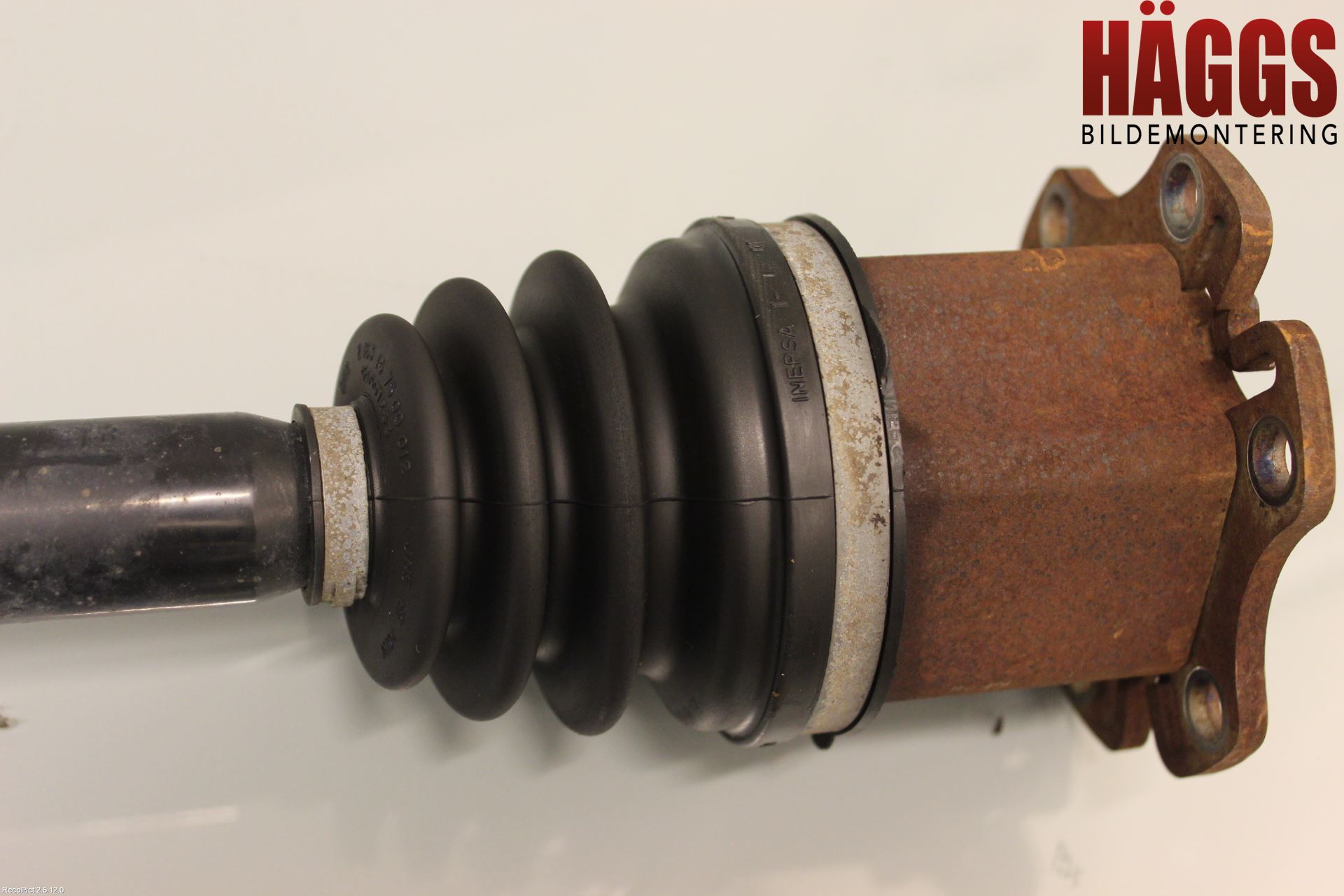 Audi A4/S4 01-05 Drivaxel Fram Höger