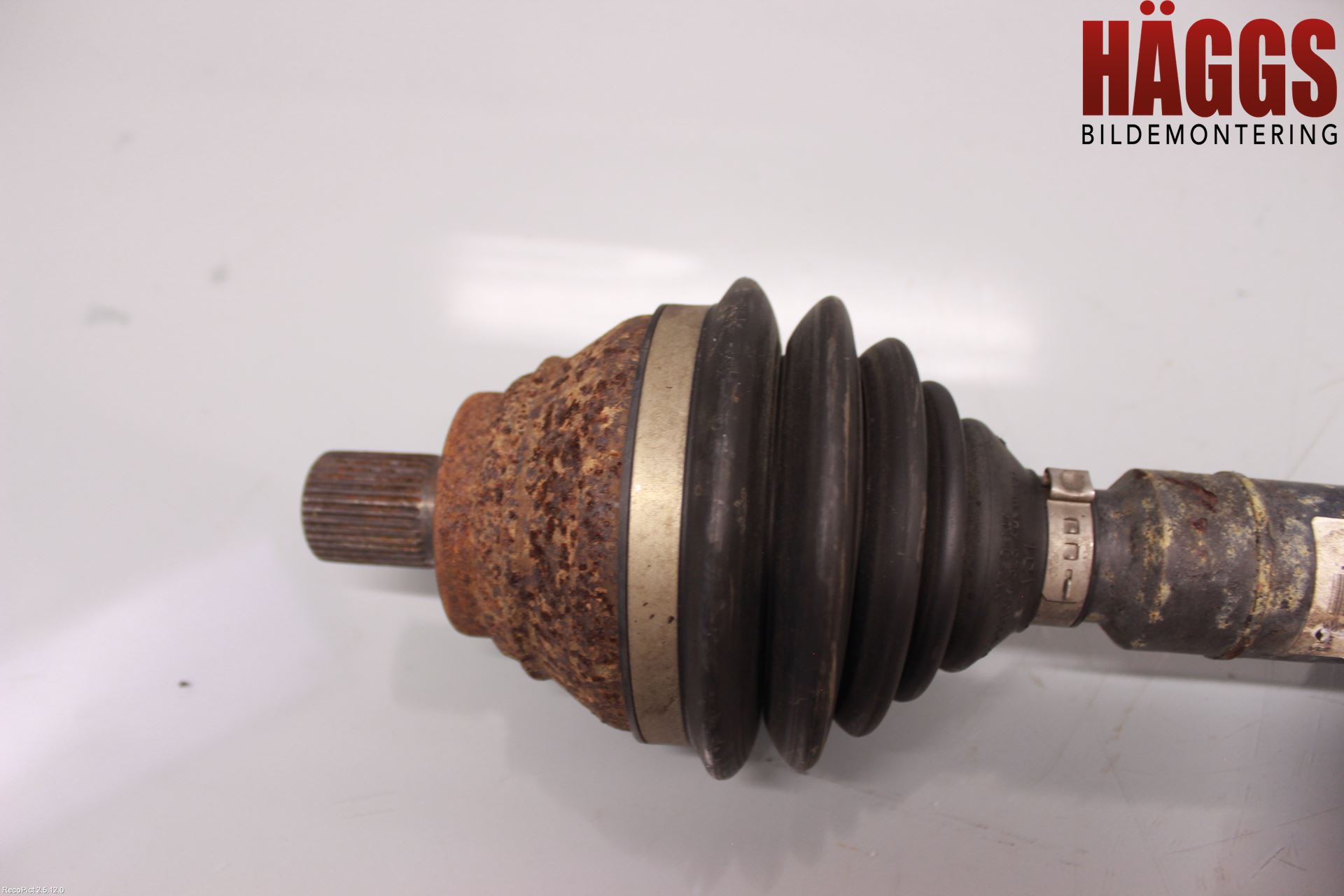 Volkswagen VW CADDY      04-10 Drivaxel Fram Höger