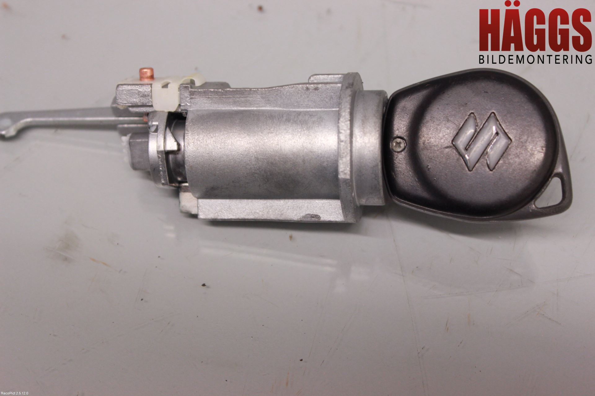 Suzuki SWIFT 11-16 Låscylinder-Cylindrar