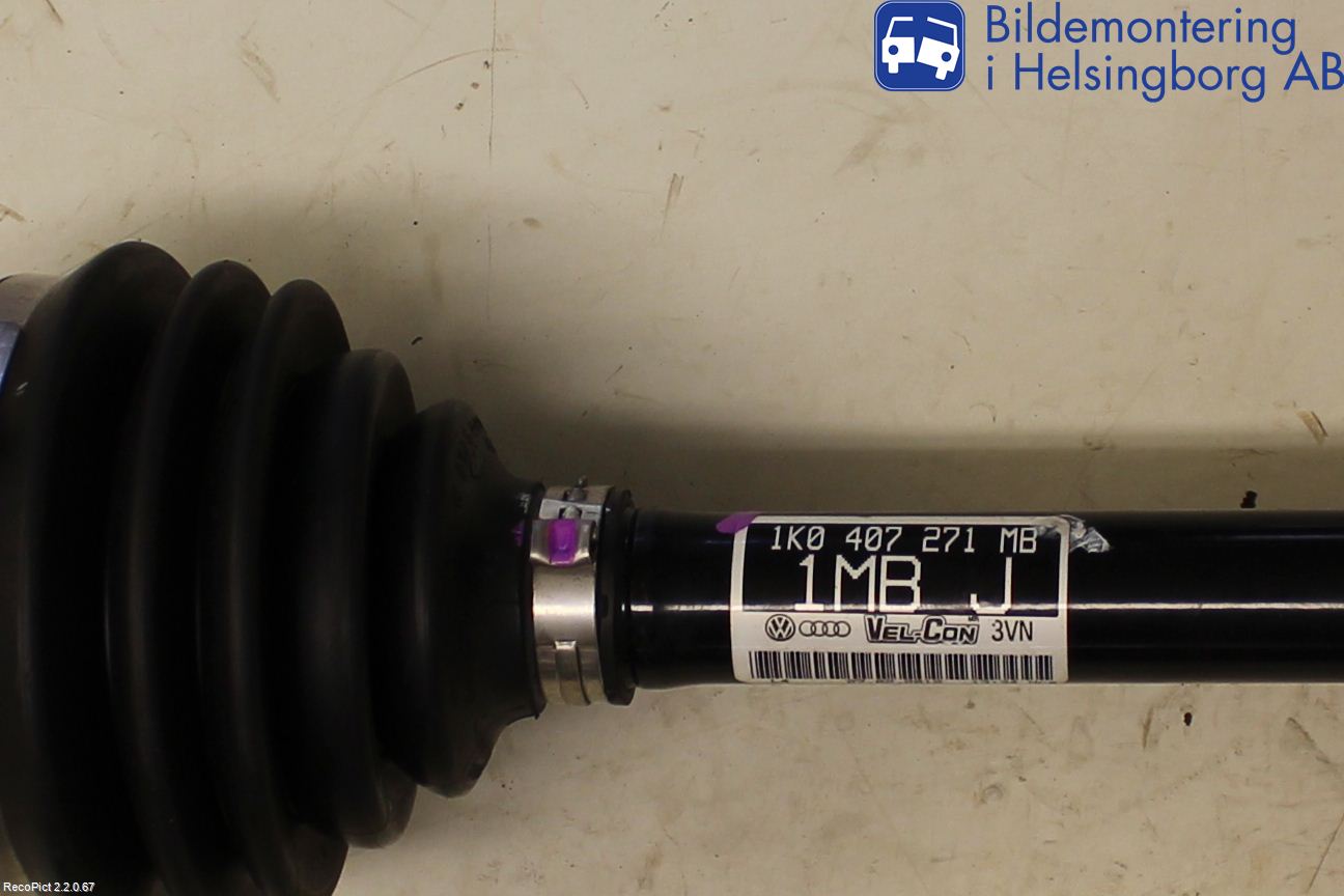 Volkswagen VW JETTA VI 11- Drivaxel Fram Vänster