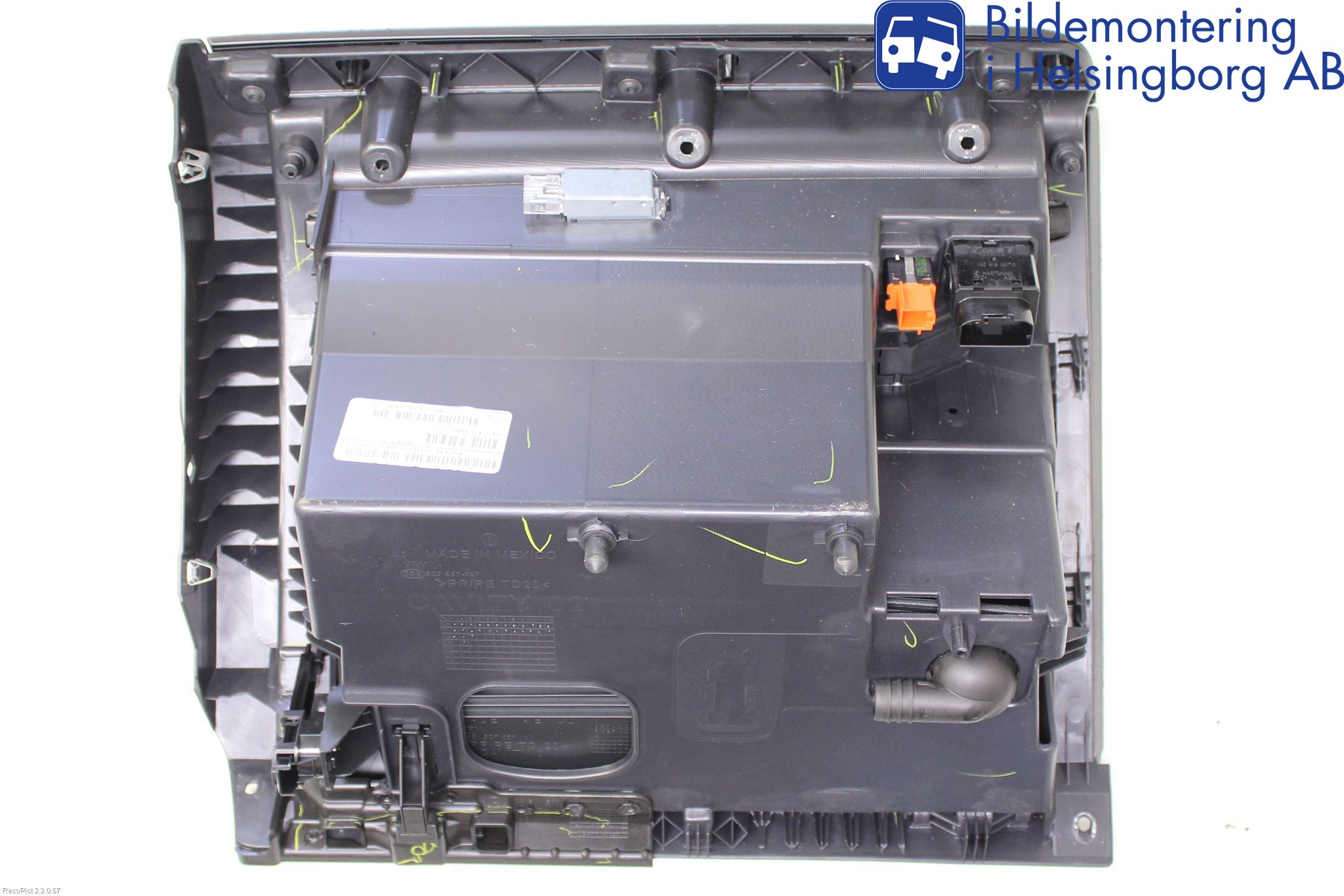 Volkswagen VW JETTA VI 11- Handskfack