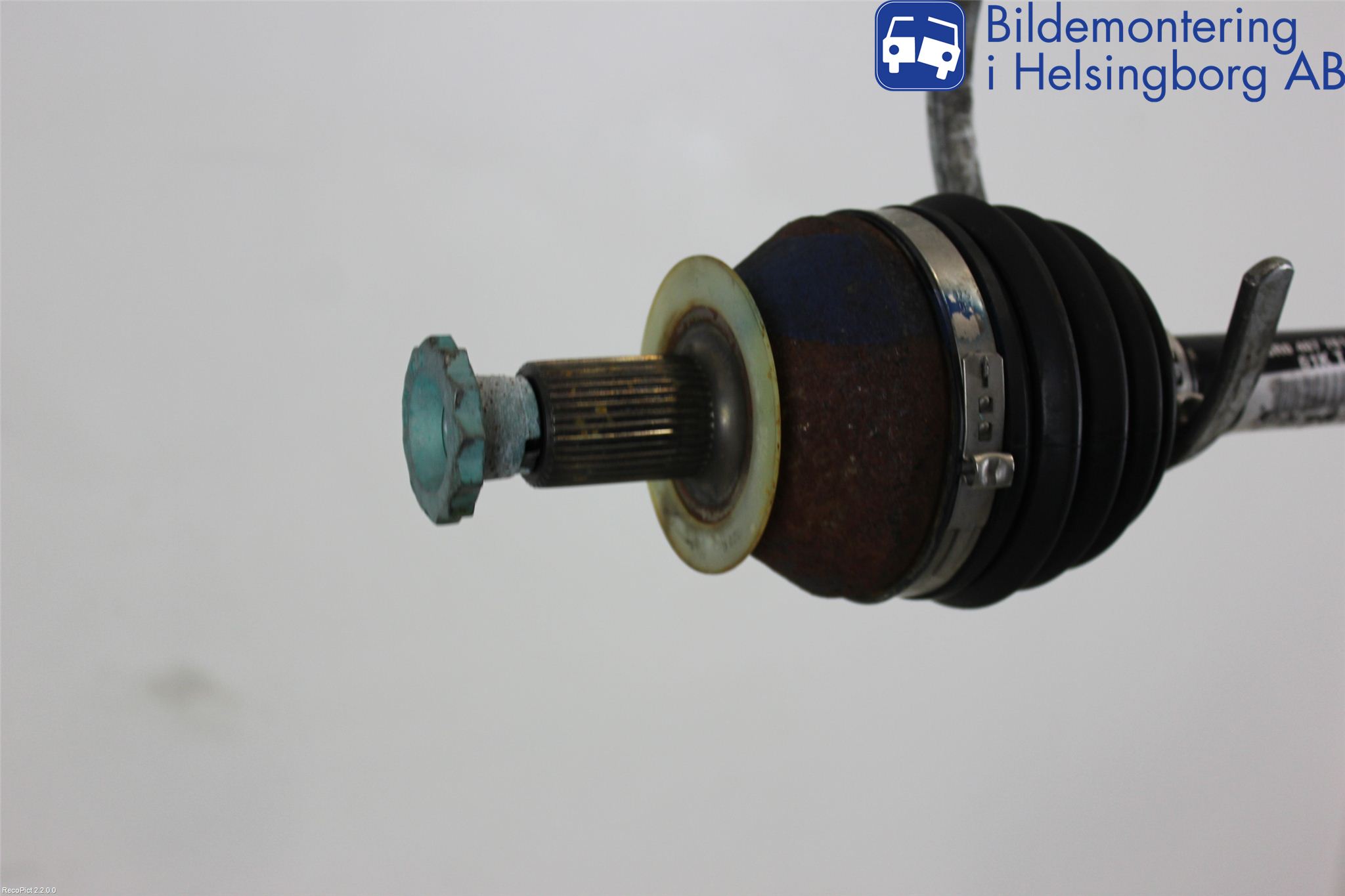 Volkswagen VW POLO 10-17 Drivaxel Fram Vänster