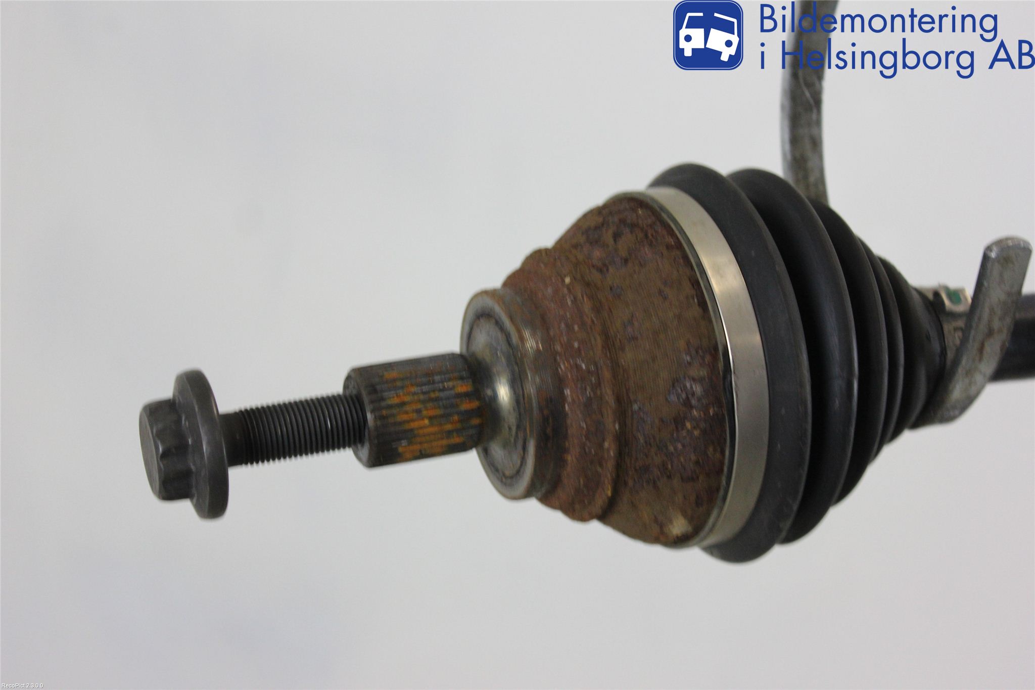 Audi A3/S3 05-13 Drivaxel Fram Vänster