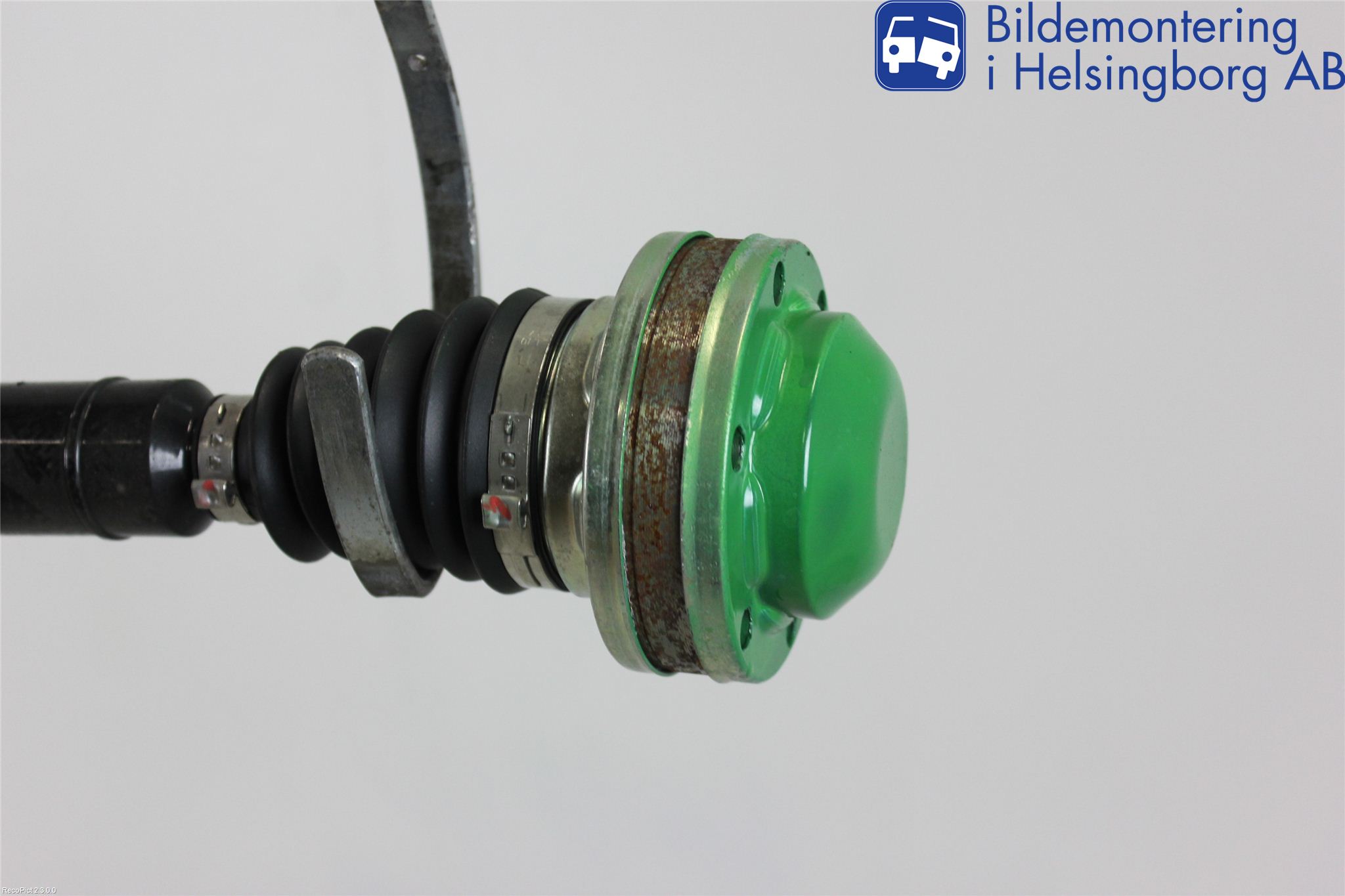 Audi A3/S3 05-13 Drivaxel Fram Höger