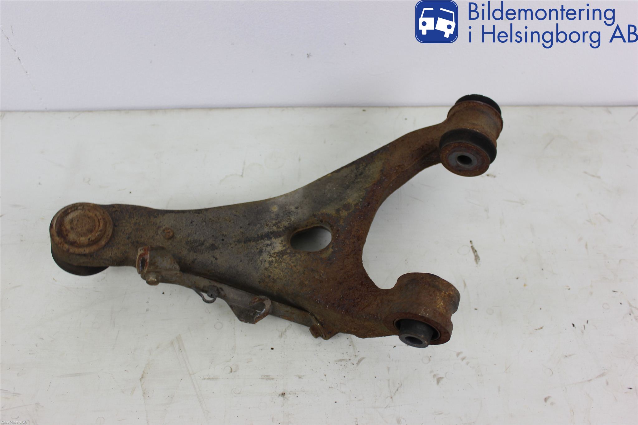 Subaru LEGACY 10-14 Bärarm Bak Övre Höger