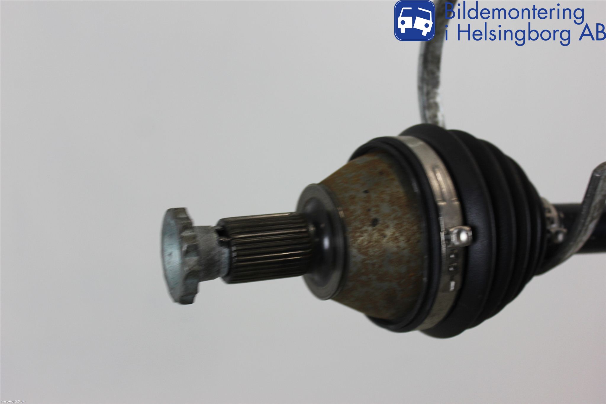 Volkswagen VW POLO 10-17 Drivaxel Fram Vänster