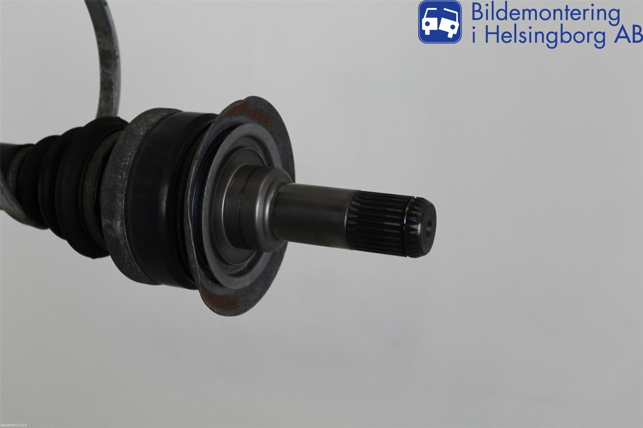 BMW 5 F10/F11/F18 09-17 Drivaxel Bak Vänster