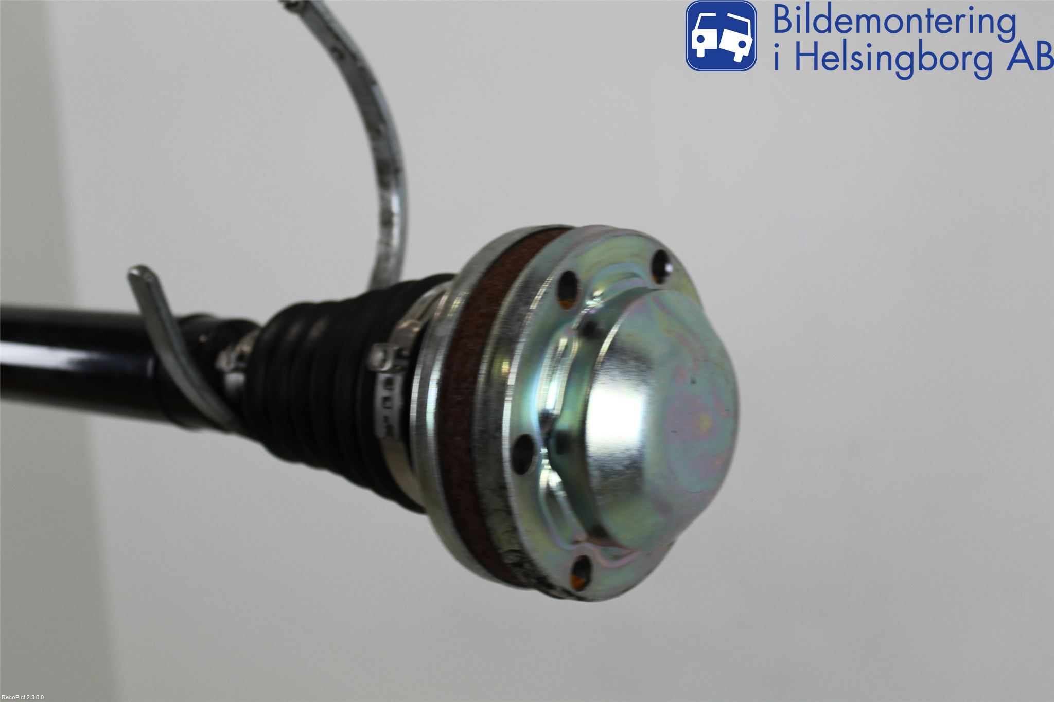 Volkswagen VW PASSAT 11-14 Drivaxel Fram Höger