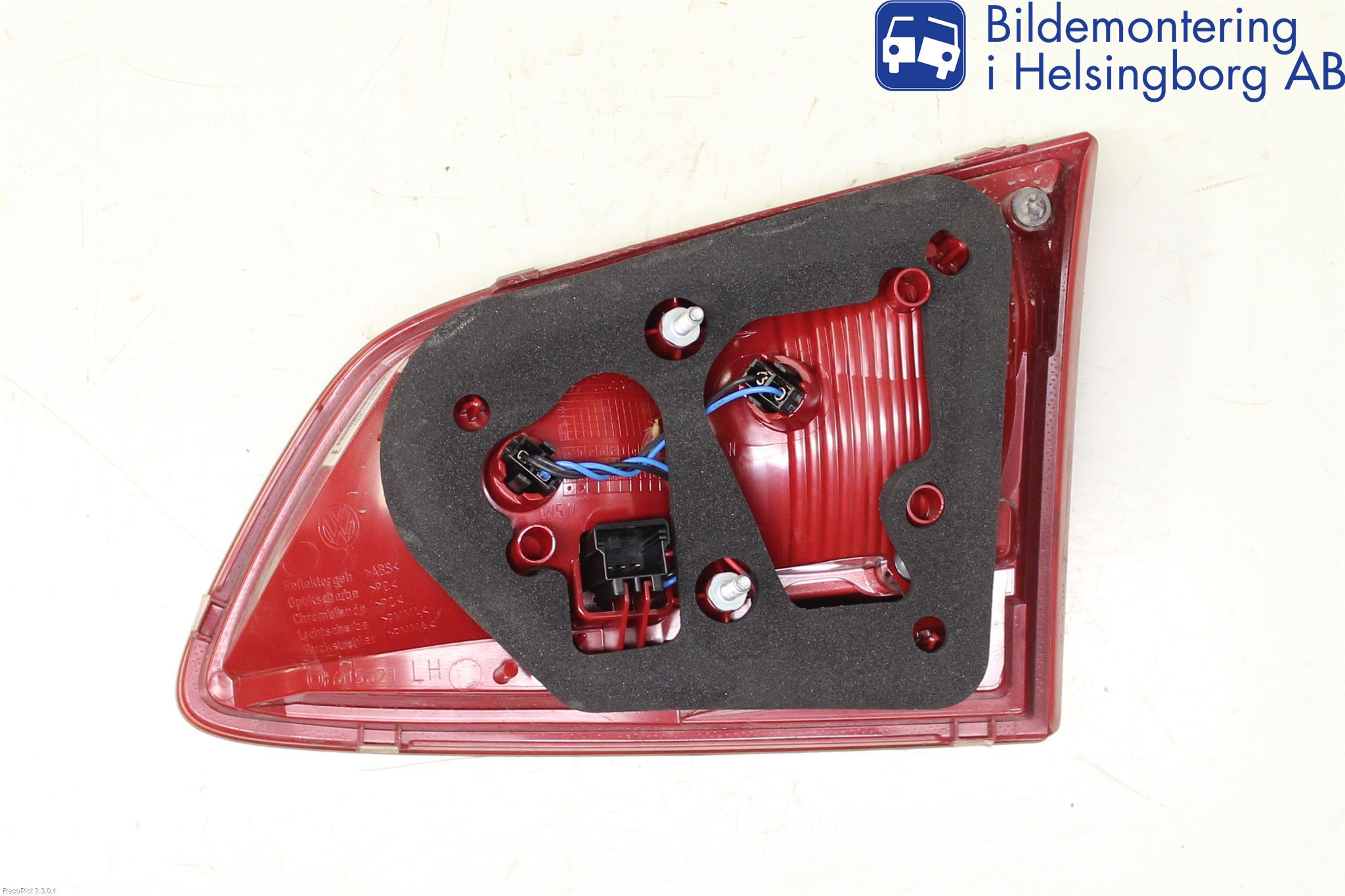 Volkswagen VW PASSAT 11-14 Bakljus Lucka Vä