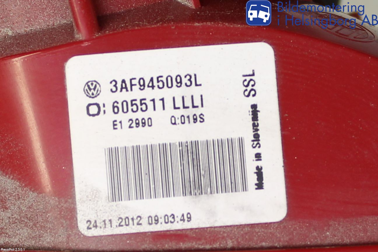Volkswagen VW PASSAT 11-14 Bakljus Lucka Vä