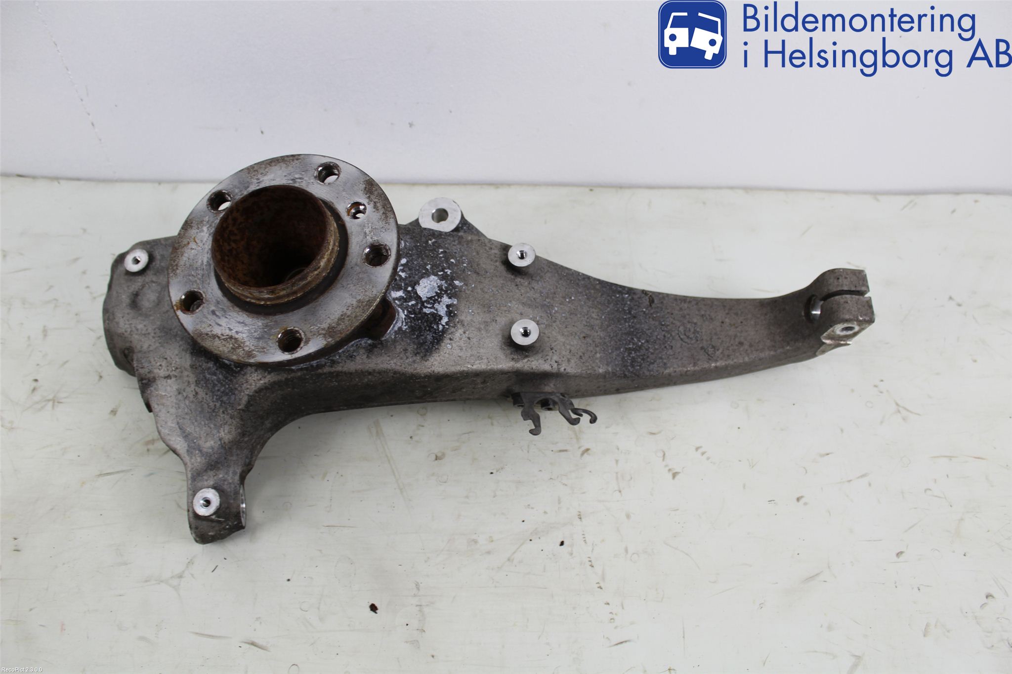 BMW 5 F10/F11/F18 09-17 Styrspindel Lagerhus Hö