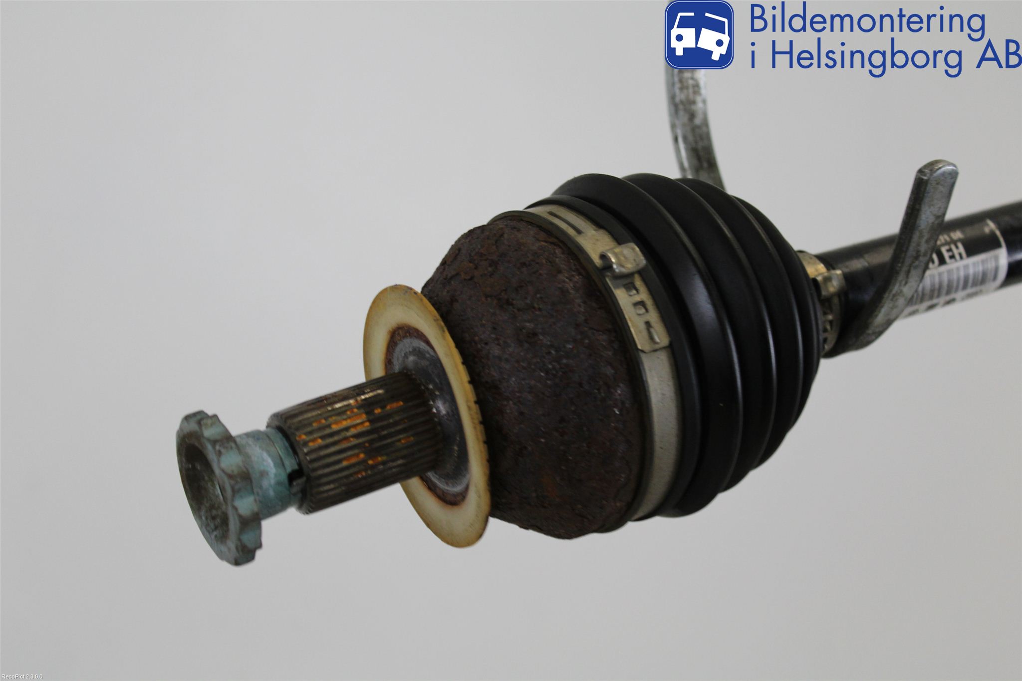 Volkswagen VW POLO 05-09 Drivaxel Fram Vänster
