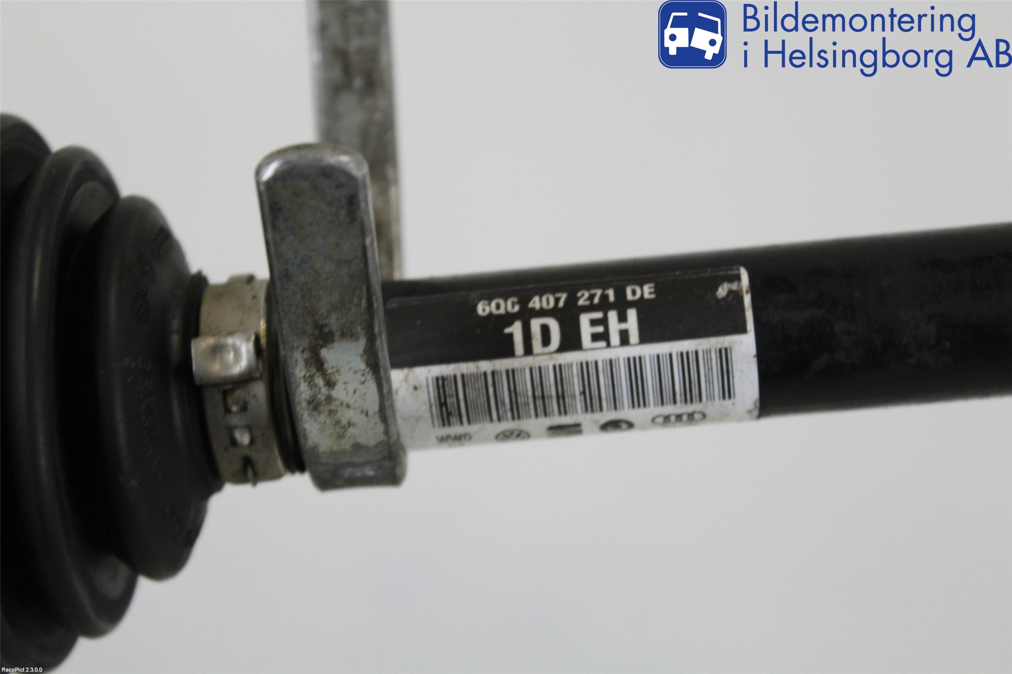 Volkswagen VW POLO 05-09 Drivaxel Fram Vänster
