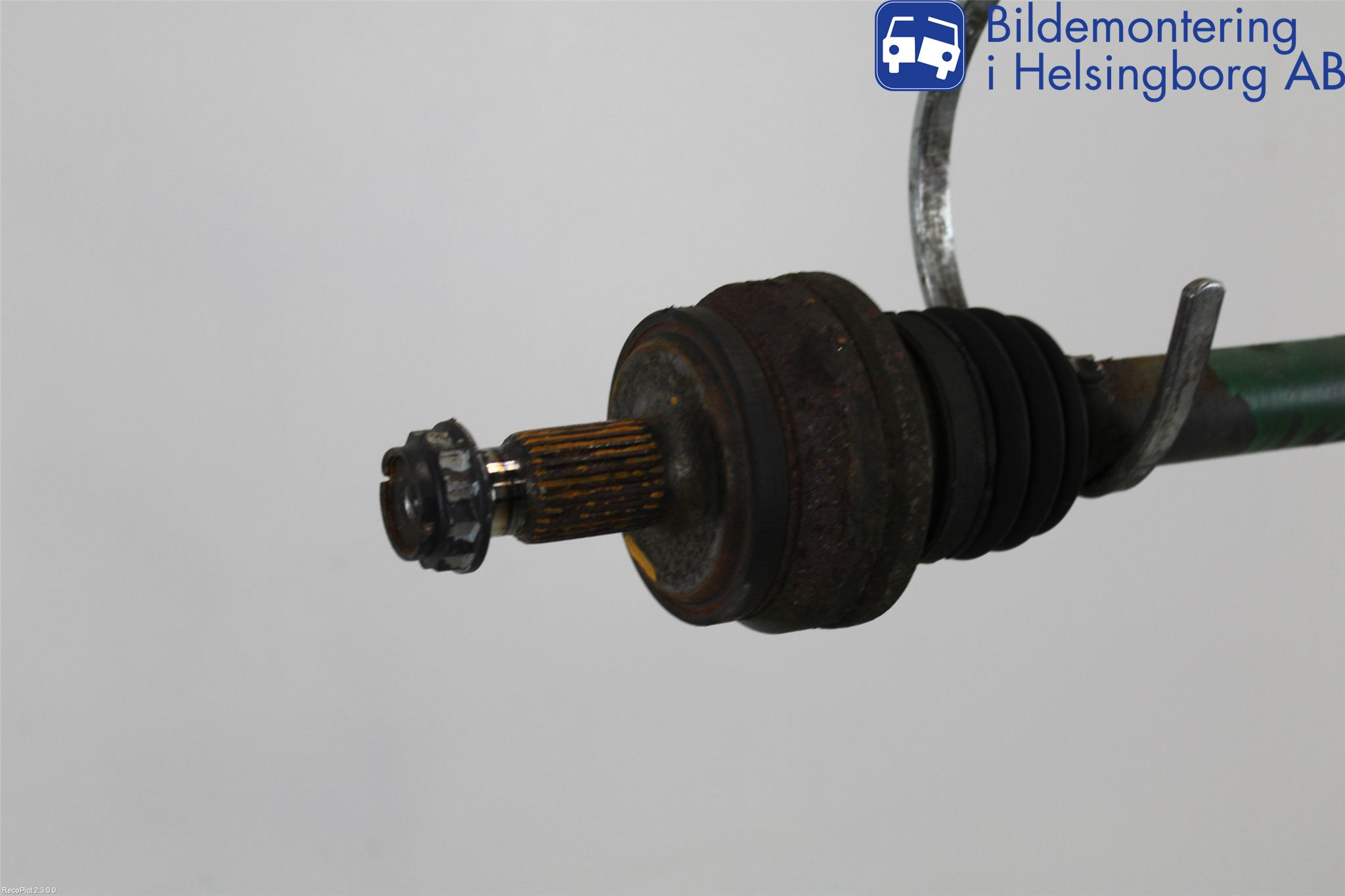 Mercedes-Benz MB C-KLASS (W204) 07-15 Drivaxel Bak Höger