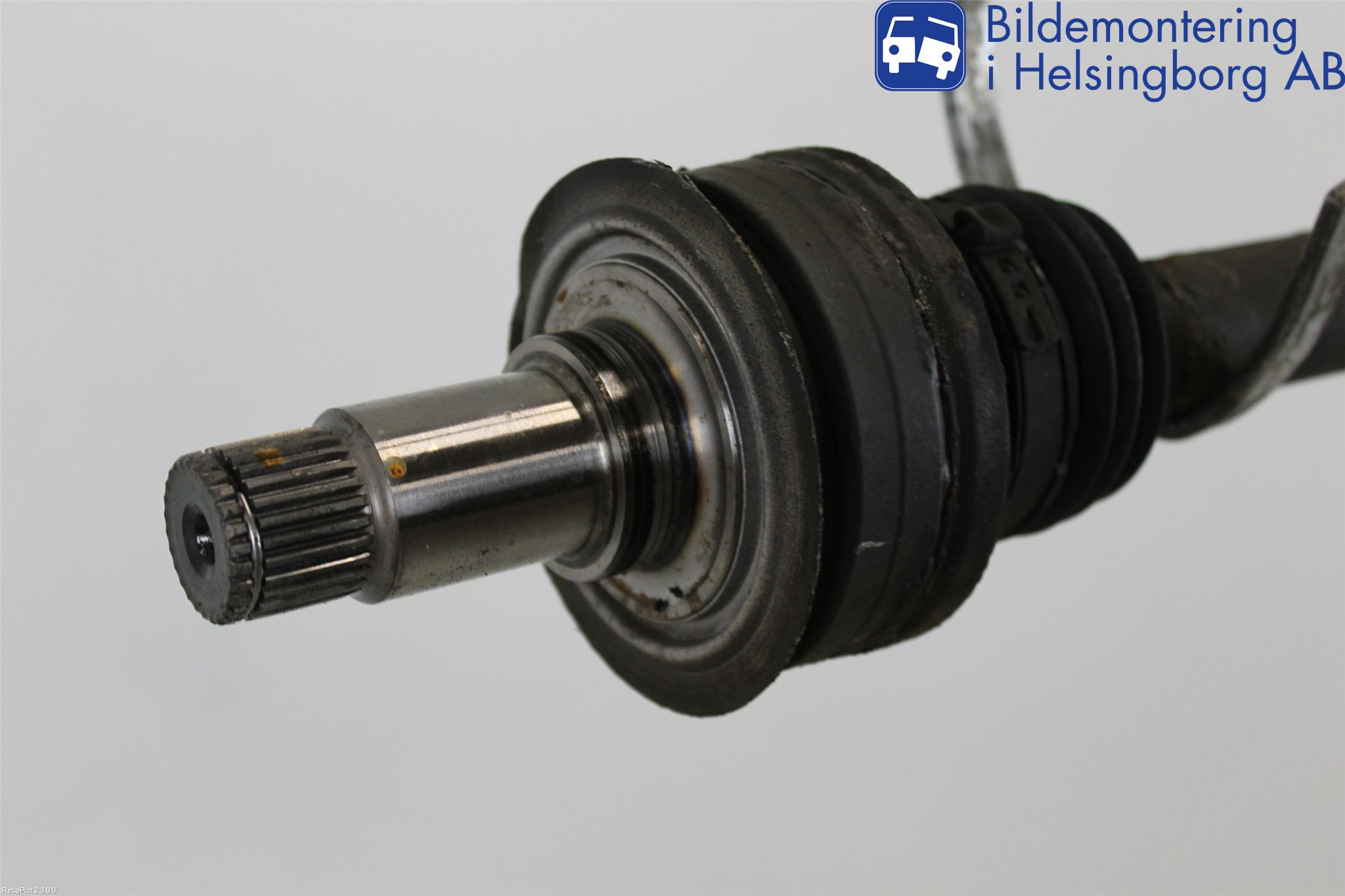 Mercedes-Benz MB C-KLASS (W204) 07-15 Drivaxel Bak Vänster