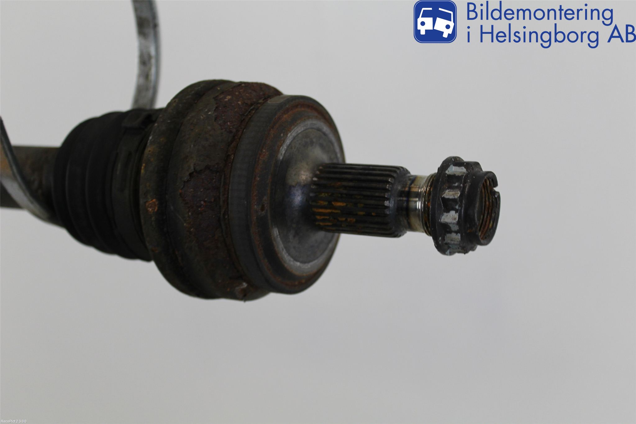 Mercedes-Benz MB C-KLASS (W204) 07-15 Drivaxel Bak Vänster
