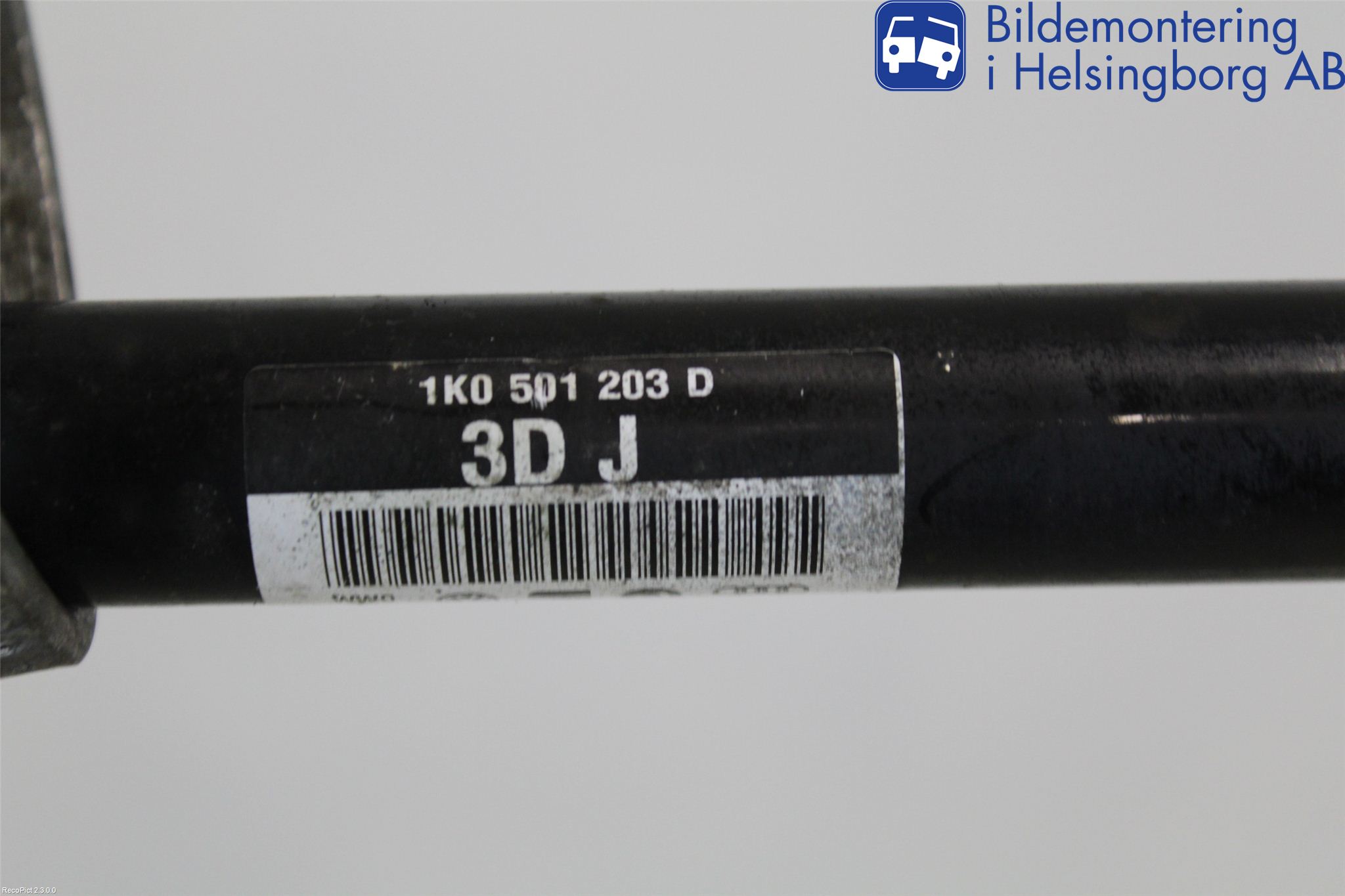 Volkswagen VW PASSAT 11-14 Drivaxel Bak Vänster