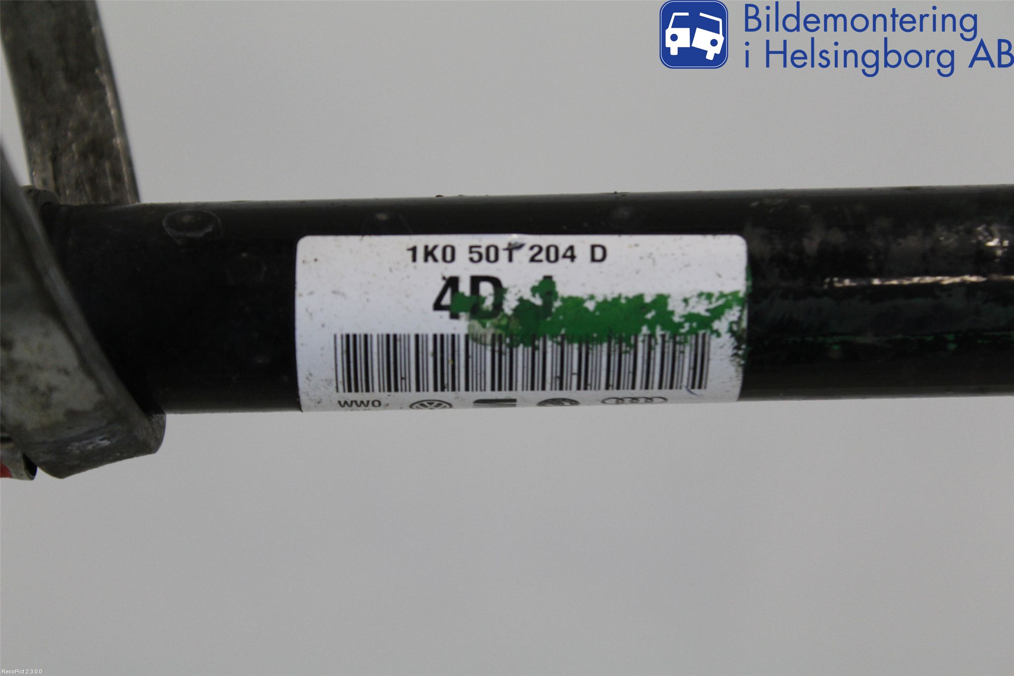 Volkswagen VW PASSAT 11-14 Drivaxel Bak Höger