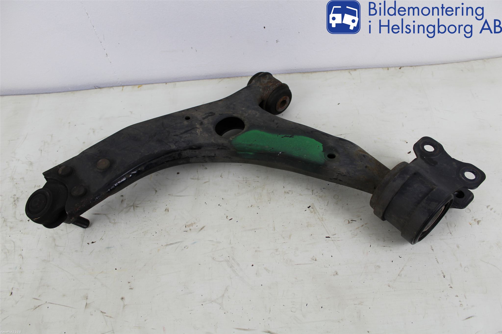 Ford FOCUS 08-11 Bärarm Fram Undre Hö