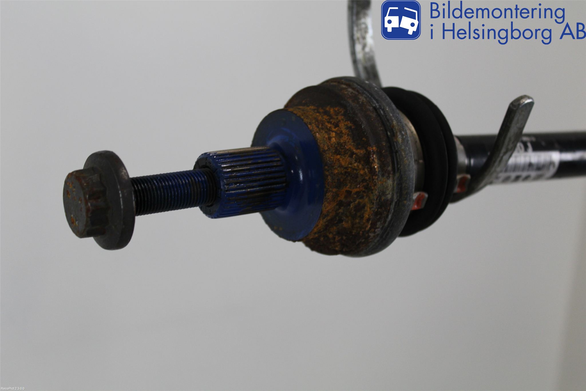 Volkswagen VW TIGUAN 07-16 Drivaxel Bak Vänster