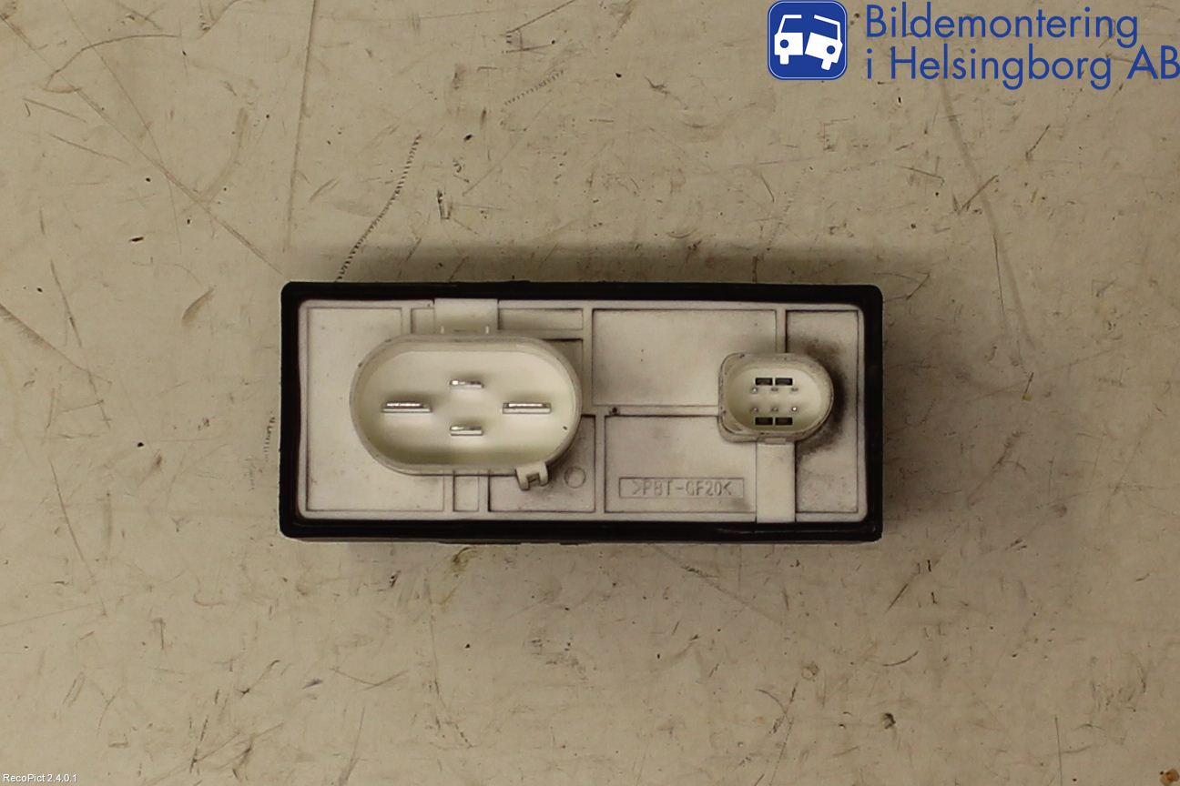 Volkswagen VW POLO 10-17 Relä Kylfläkt