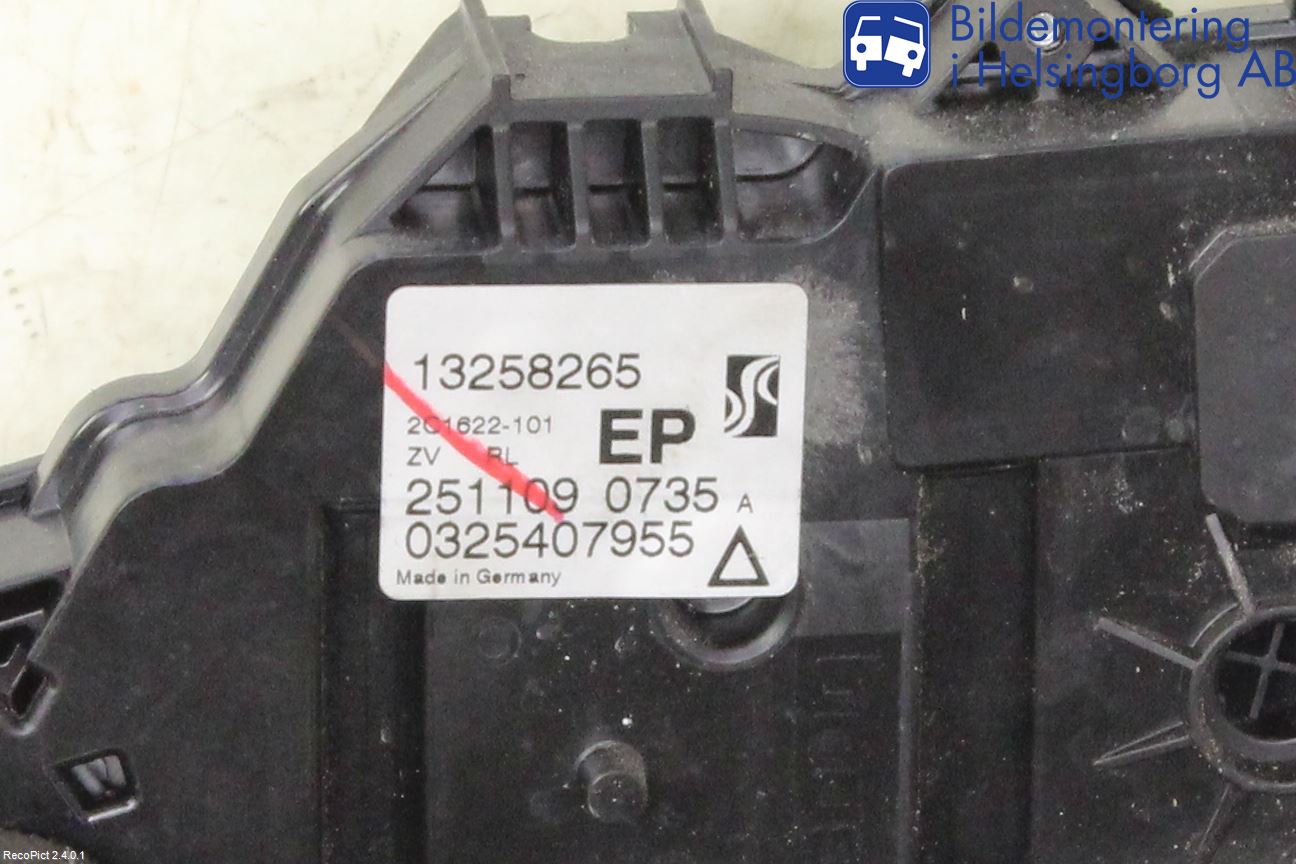 Opel CORSA D 07-14 Centrallåsmotor Vänster