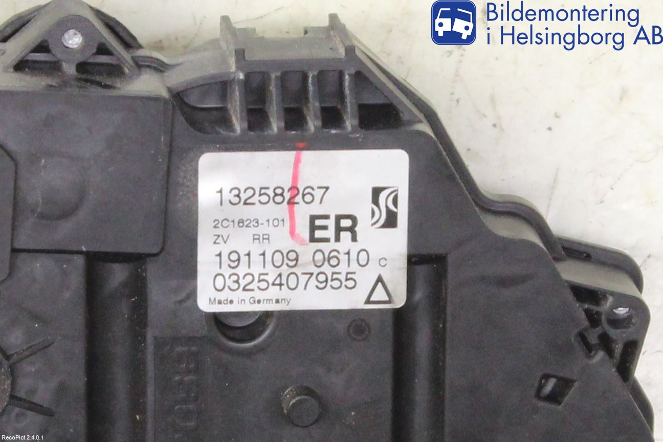 Opel CORSA D 07-14 Centrallåsmotor Höger