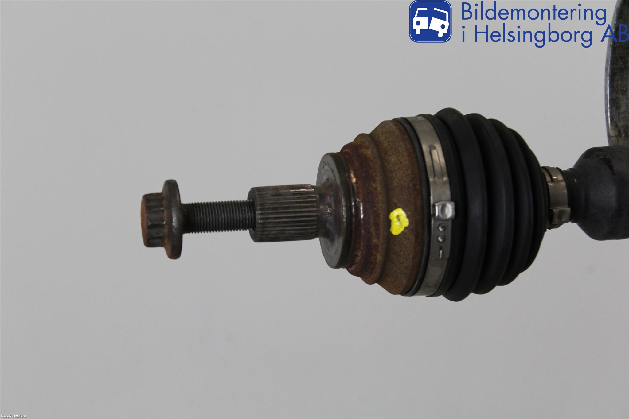 Volkswagen VW PASSAT 11-14 Drivaxel Fram Höger