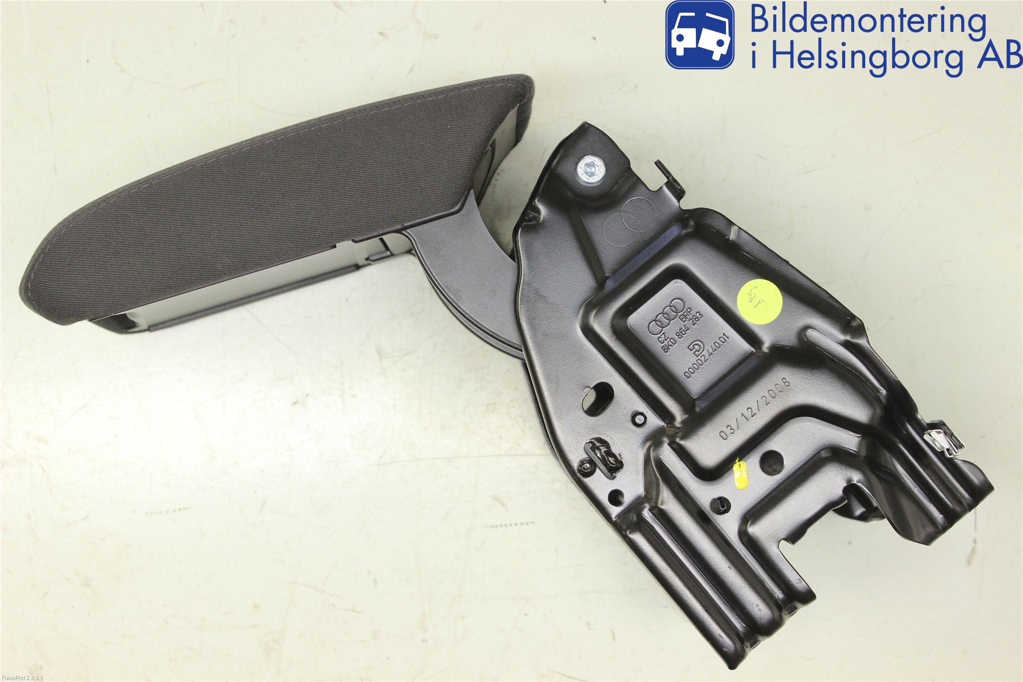 Audi A4/S4 08-11 Inredning Armstöd