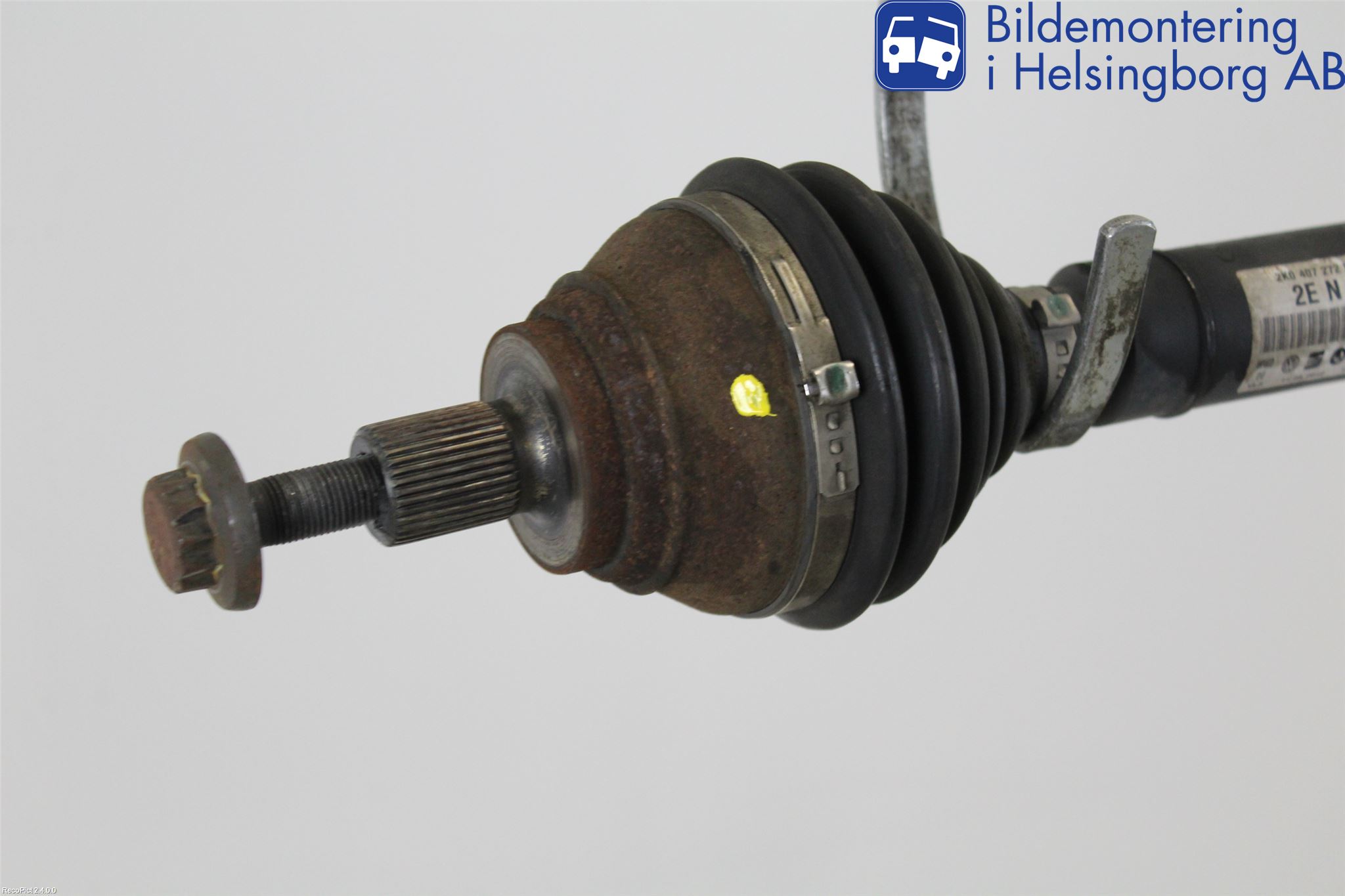 Volkswagen VW CADDY 11-15 Drivaxel Fram Höger