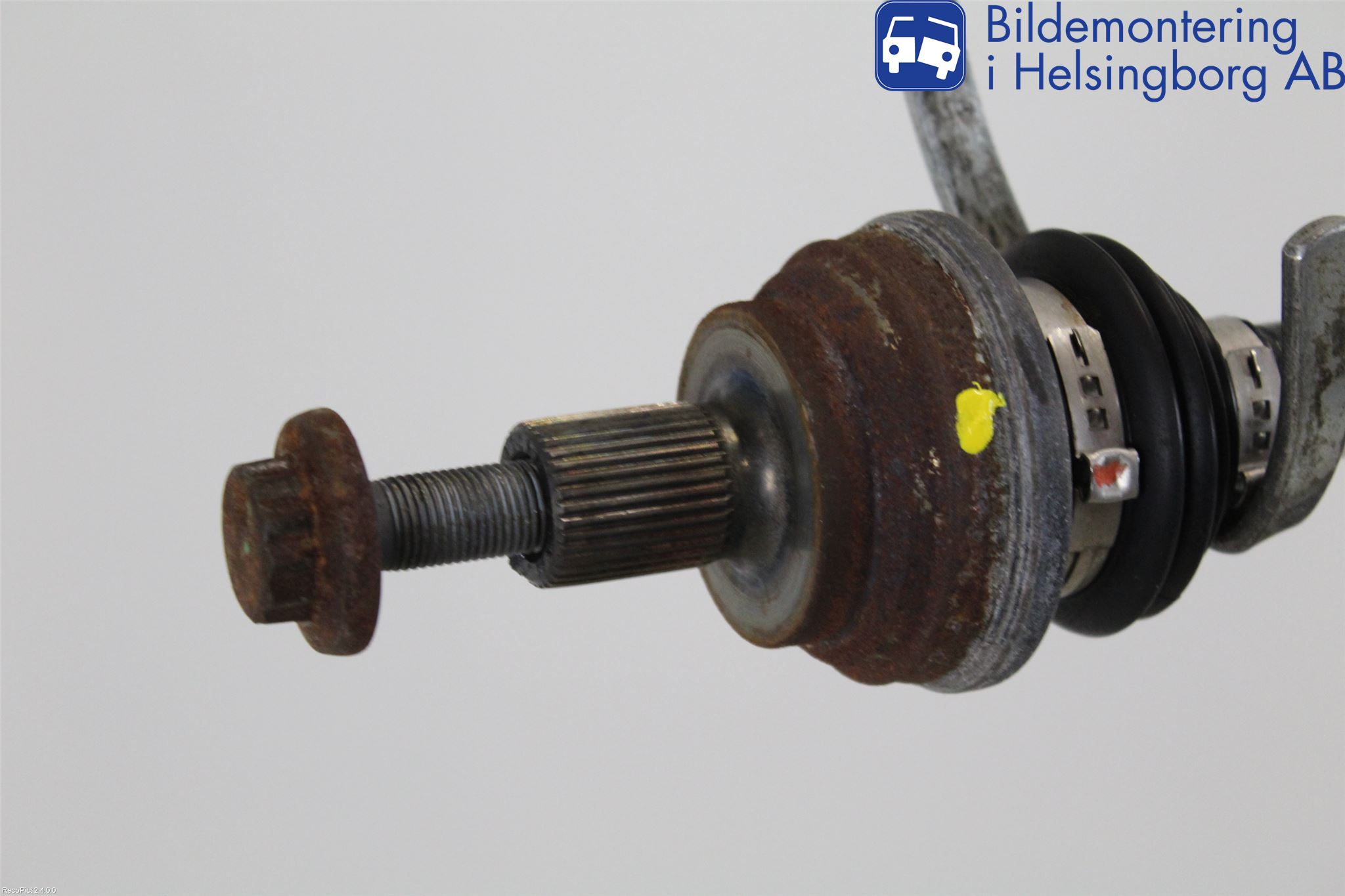 Audi Q3 8U 12-18 Drivaxel Bak Vänster