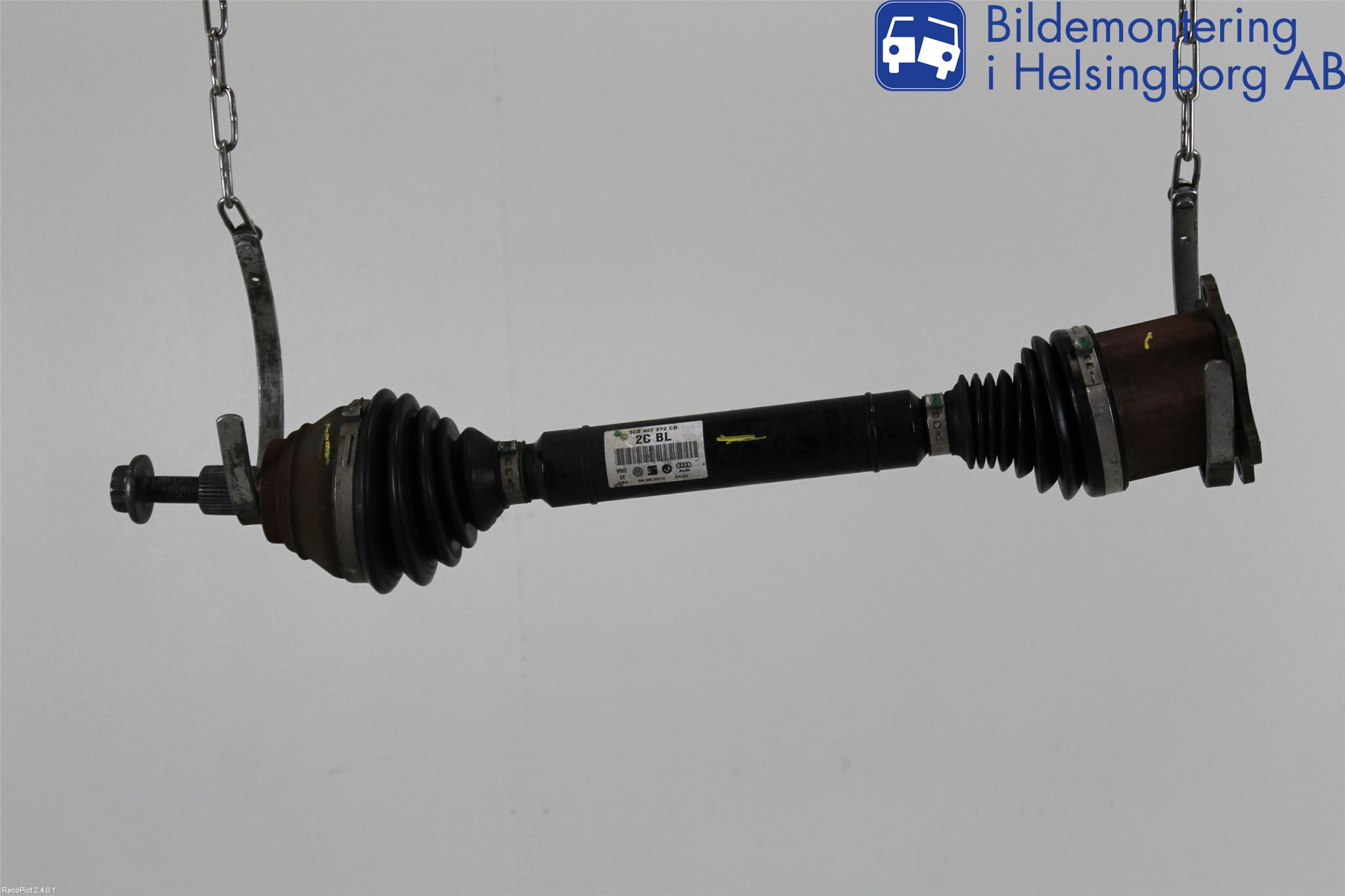 Volkswagen VW PASSAT 11-14 Drivaxel Fram Höger