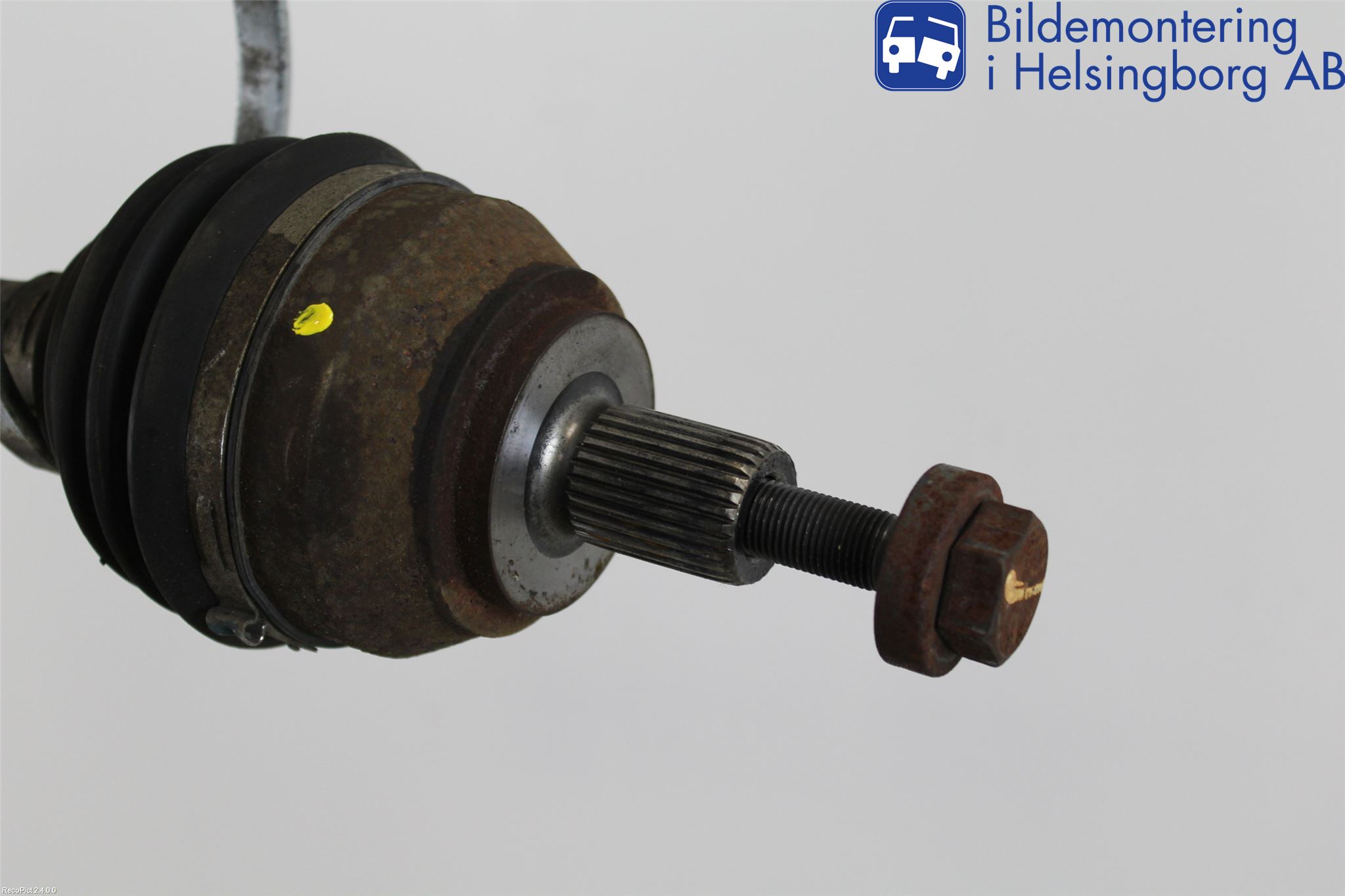 Volkswagen VW AMAROK 2H 10-22 Drivaxel Fram Vänster