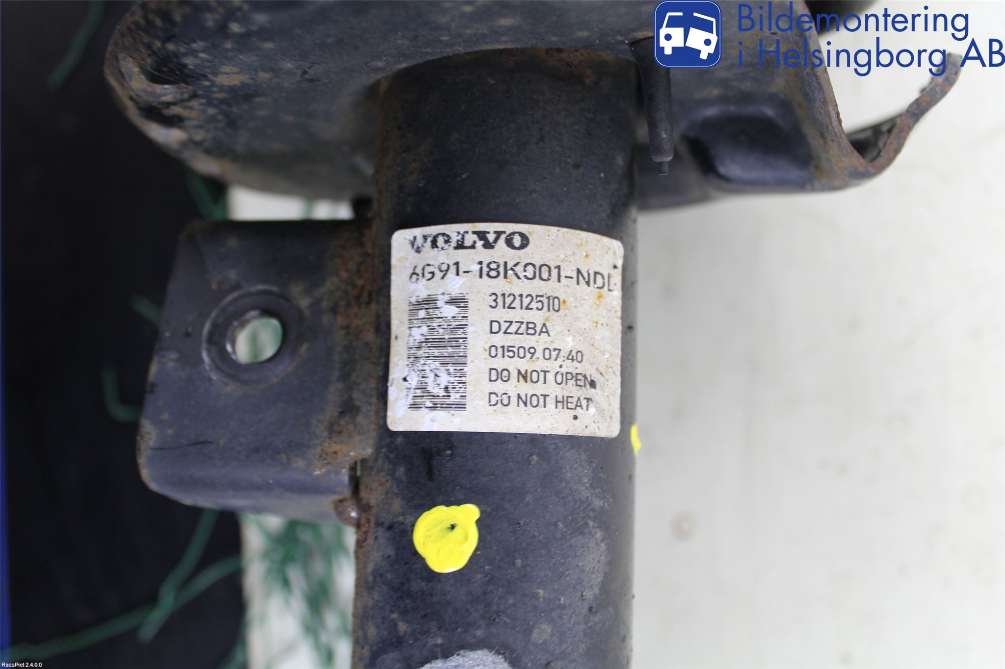 Volvo V70 08-13 Fjäderben Fram Vänster