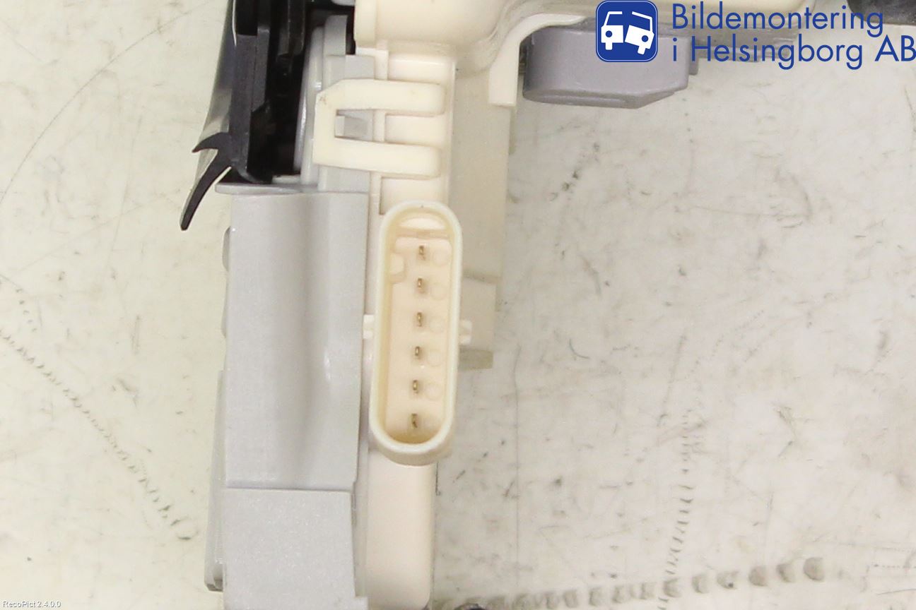 Audi A1/S1 11-18 Centrallåsmotor Höger