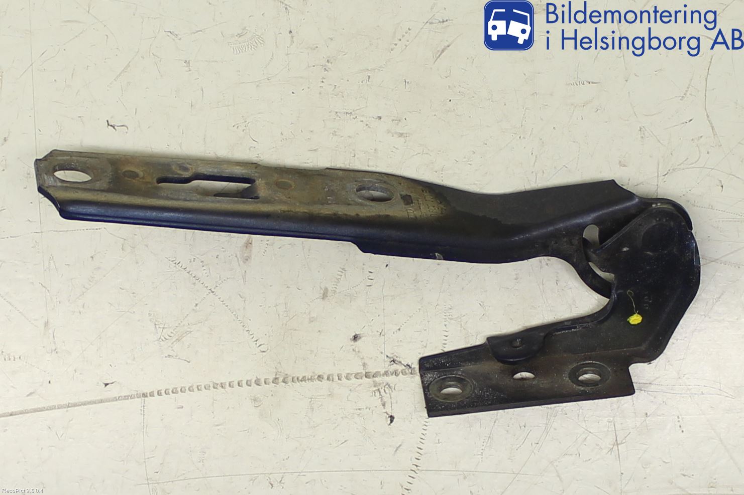 Audi A4/S4 05-07 Huvgångjärn