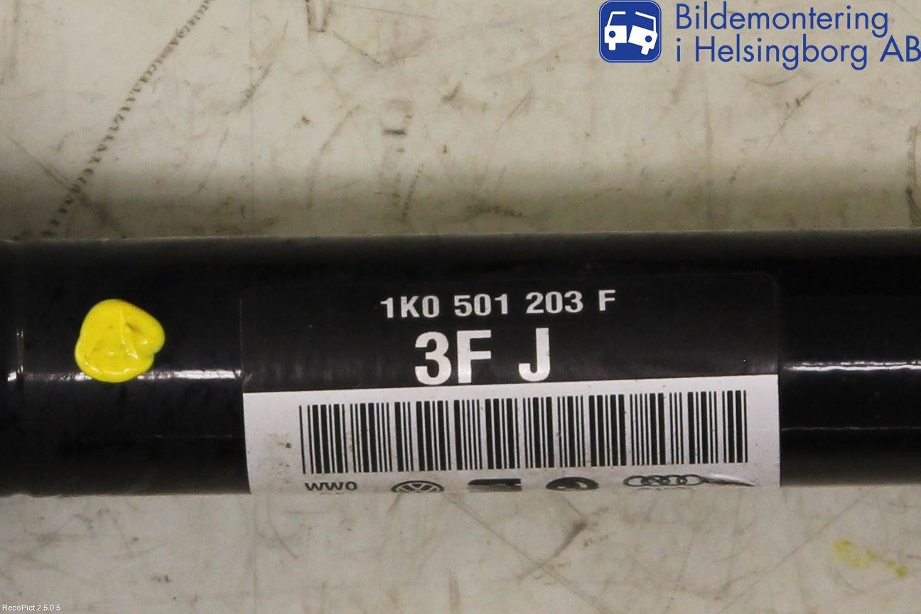 Volkswagen VW PASSAT 11-14 Drivaxel Bak Vänster