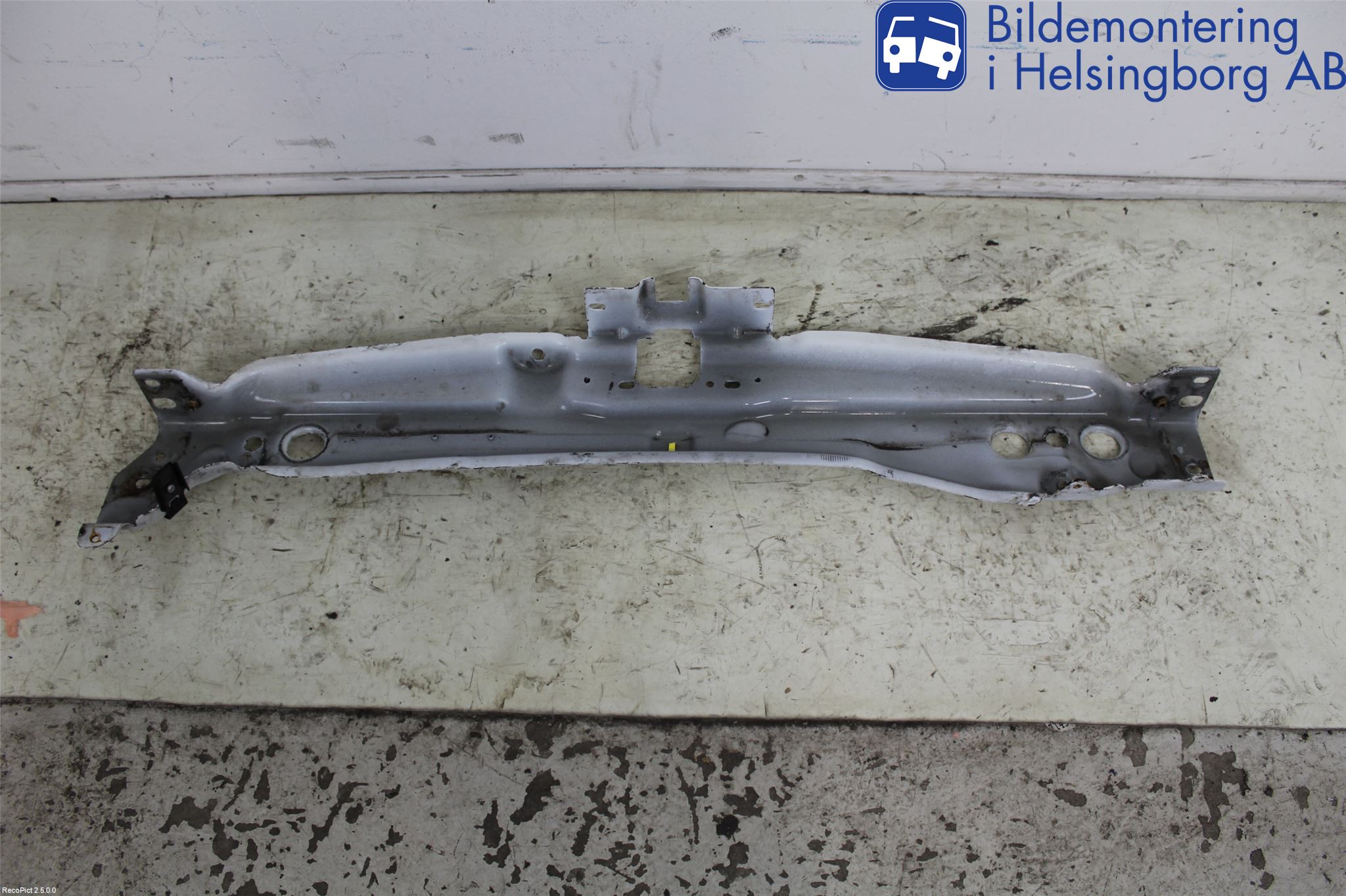 Ford TRANSIT    06-13 Front Huvlåsplåt-Balk