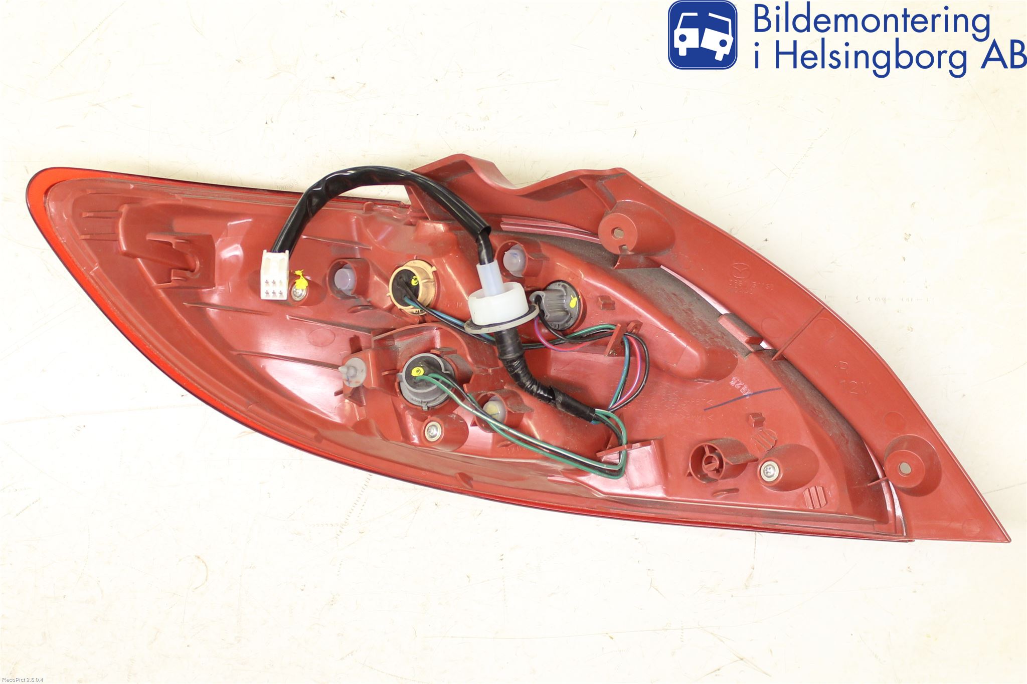 Mazda 2 (DE) 08-15 Bakljus Höger