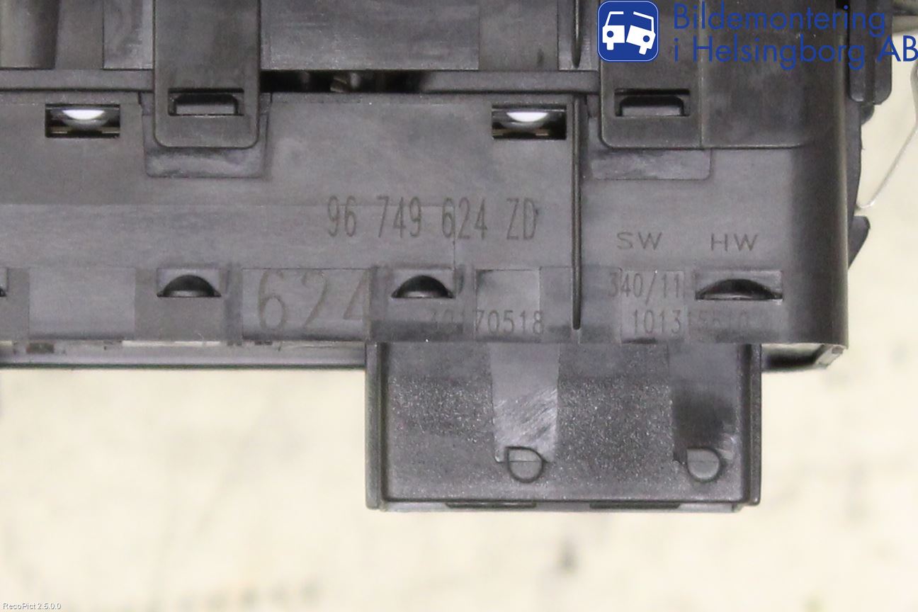 Peugeot 208 12-15 Strömställare Elhiss