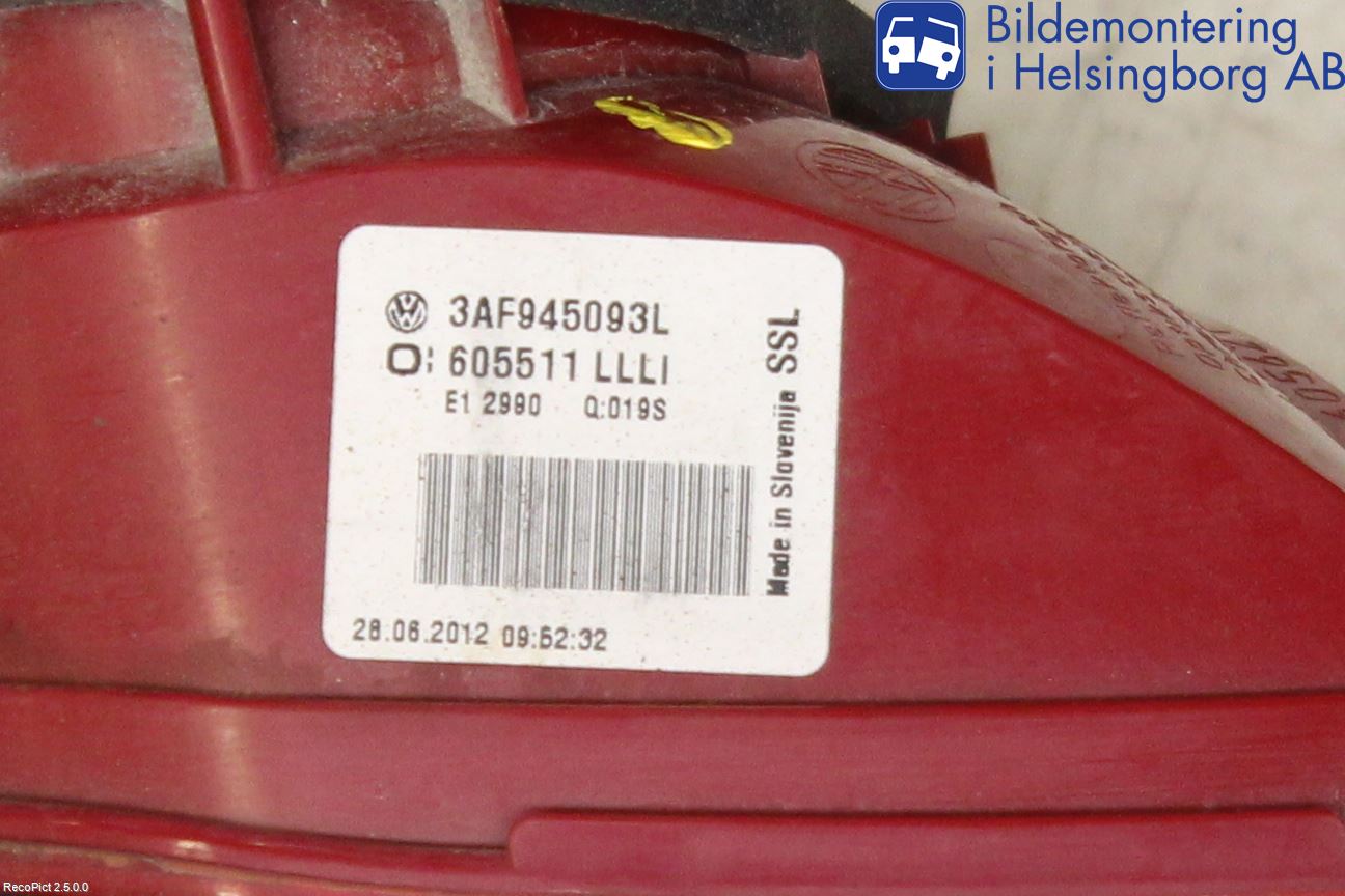 Volkswagen VW PASSAT 11-14 Bakljus Lucka Vä