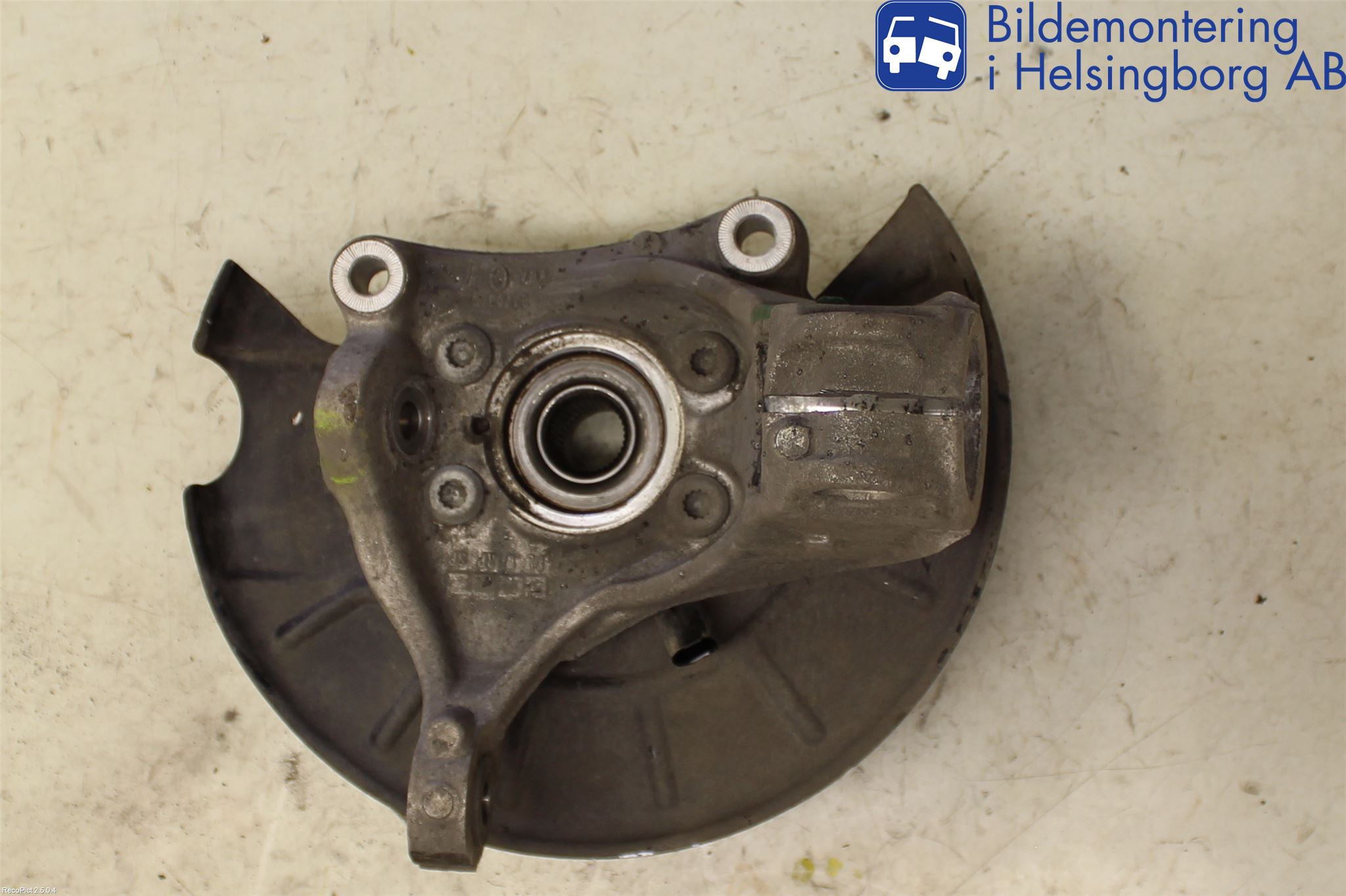 Volkswagen VW PASSAT 11-14 Styrspindel Lagerhus Hö