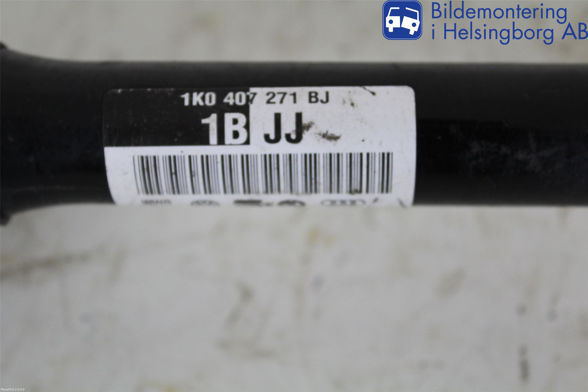 Volkswagen VW PASSAT 11-14 Drivaxel Fram Vänster