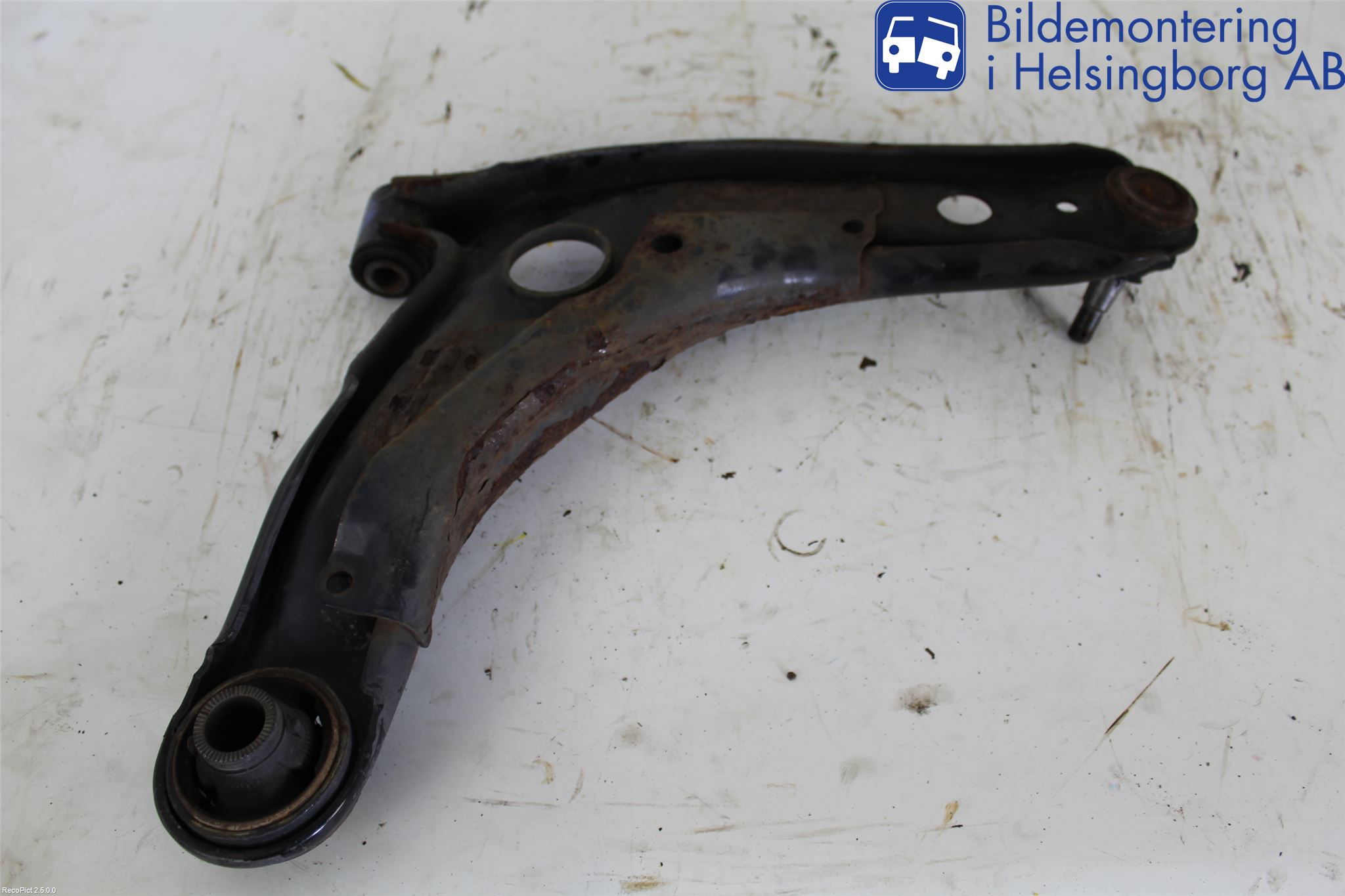 Toyota YARIS XP90 06-11 Bärarm Fram Undre Vä