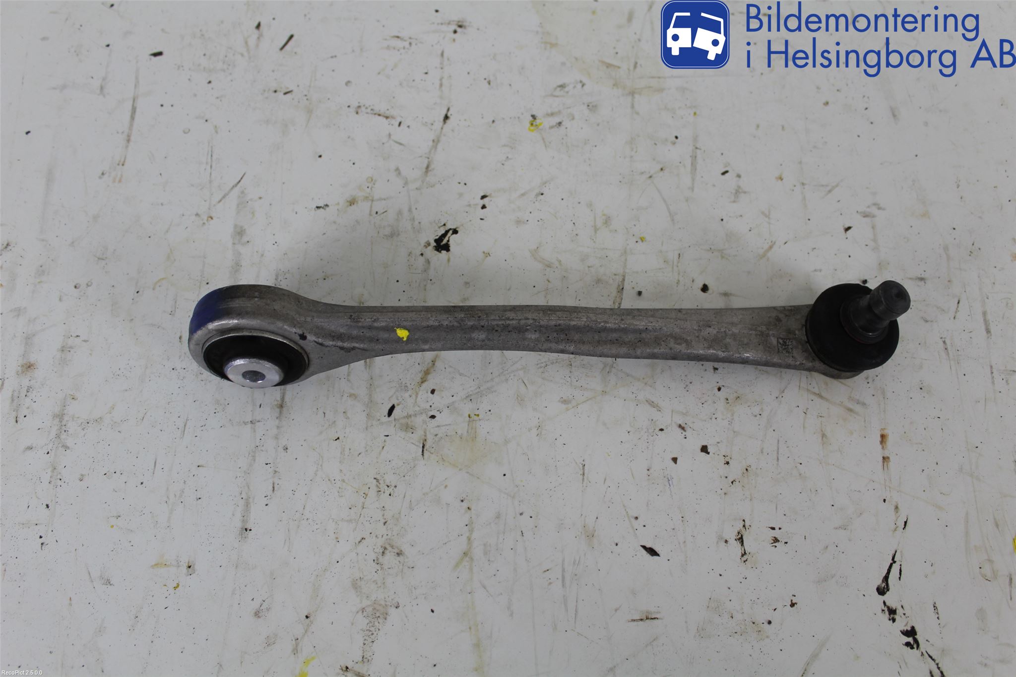 Audi A4 12-15 Bärarm Fram Övre Vä