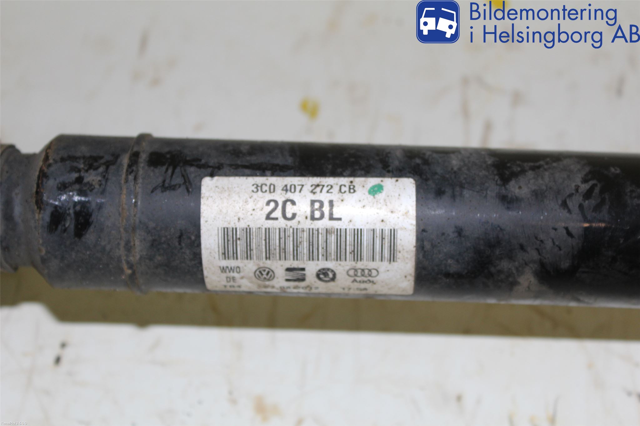 Volkswagen VW PASSAT 11-14 Drivaxel Fram Höger